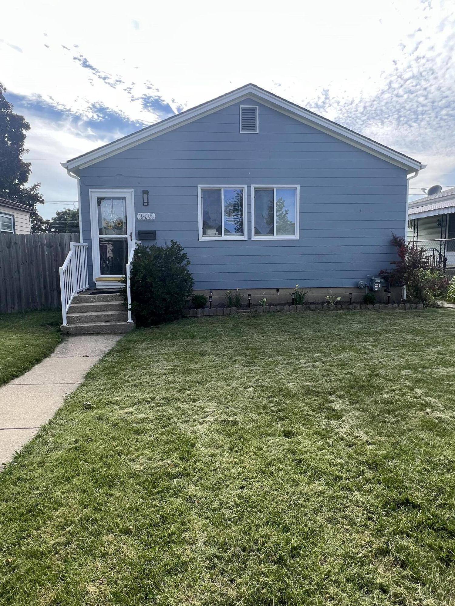 Milwaukee, WI 53221,3835 S 17th St