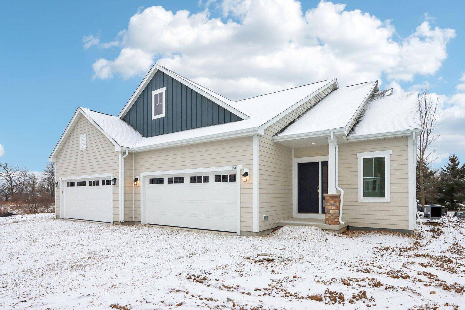 Hartford, WI 53027,796 Bridlewood Dr