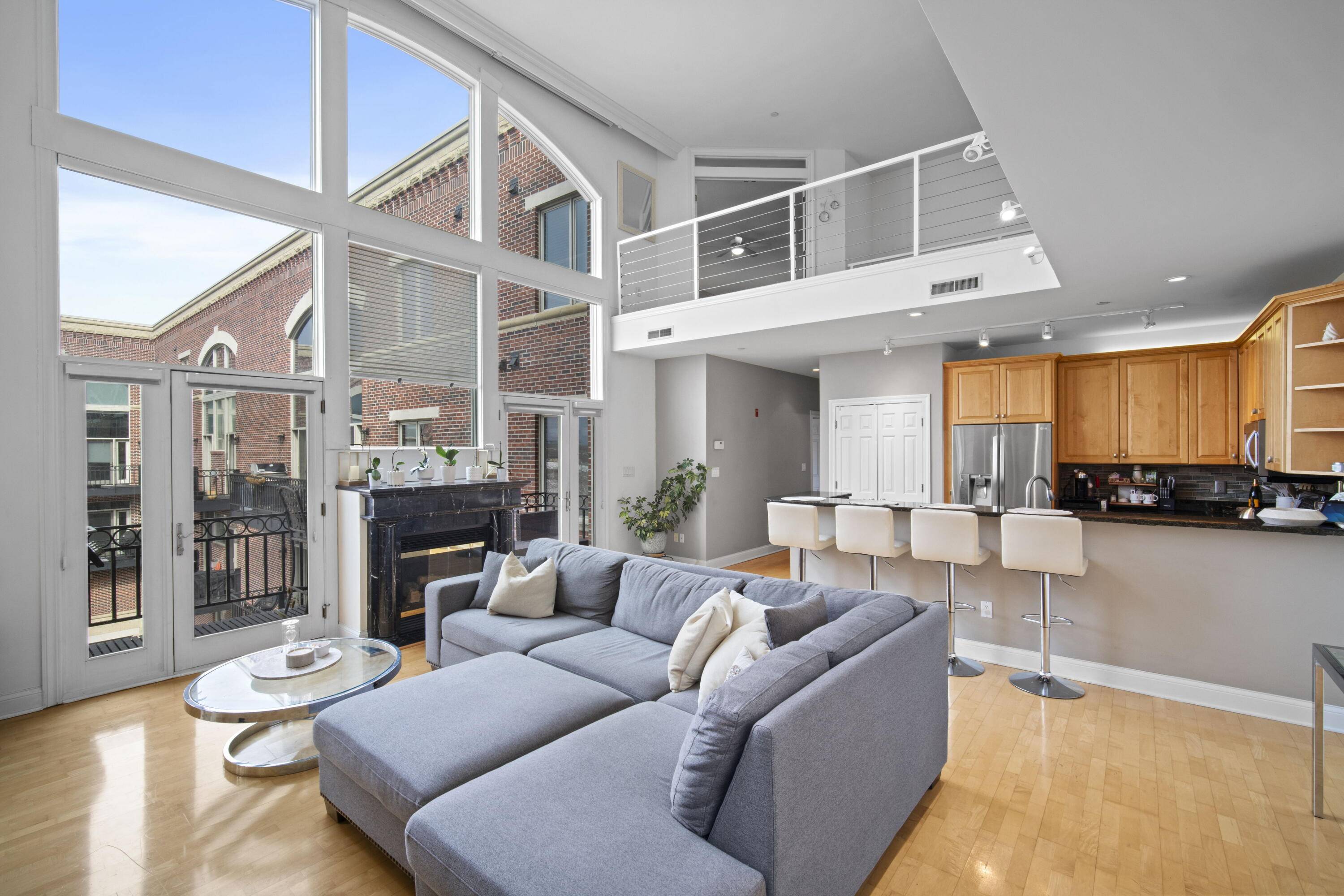 Milwaukee, WI 53202,1515 N Van Buren St Unit 512