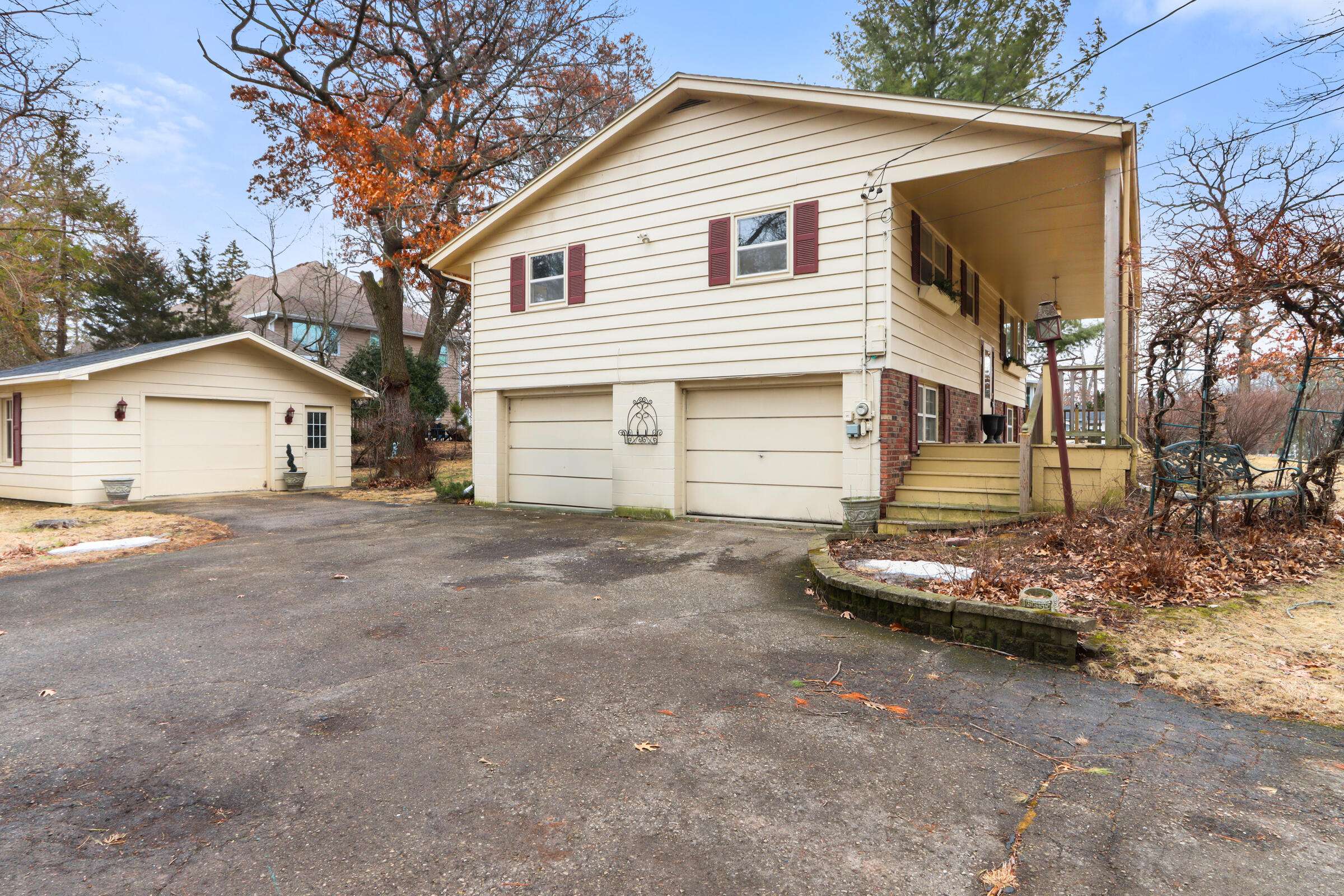 Fontana, WI 53125,442 Forest Dr