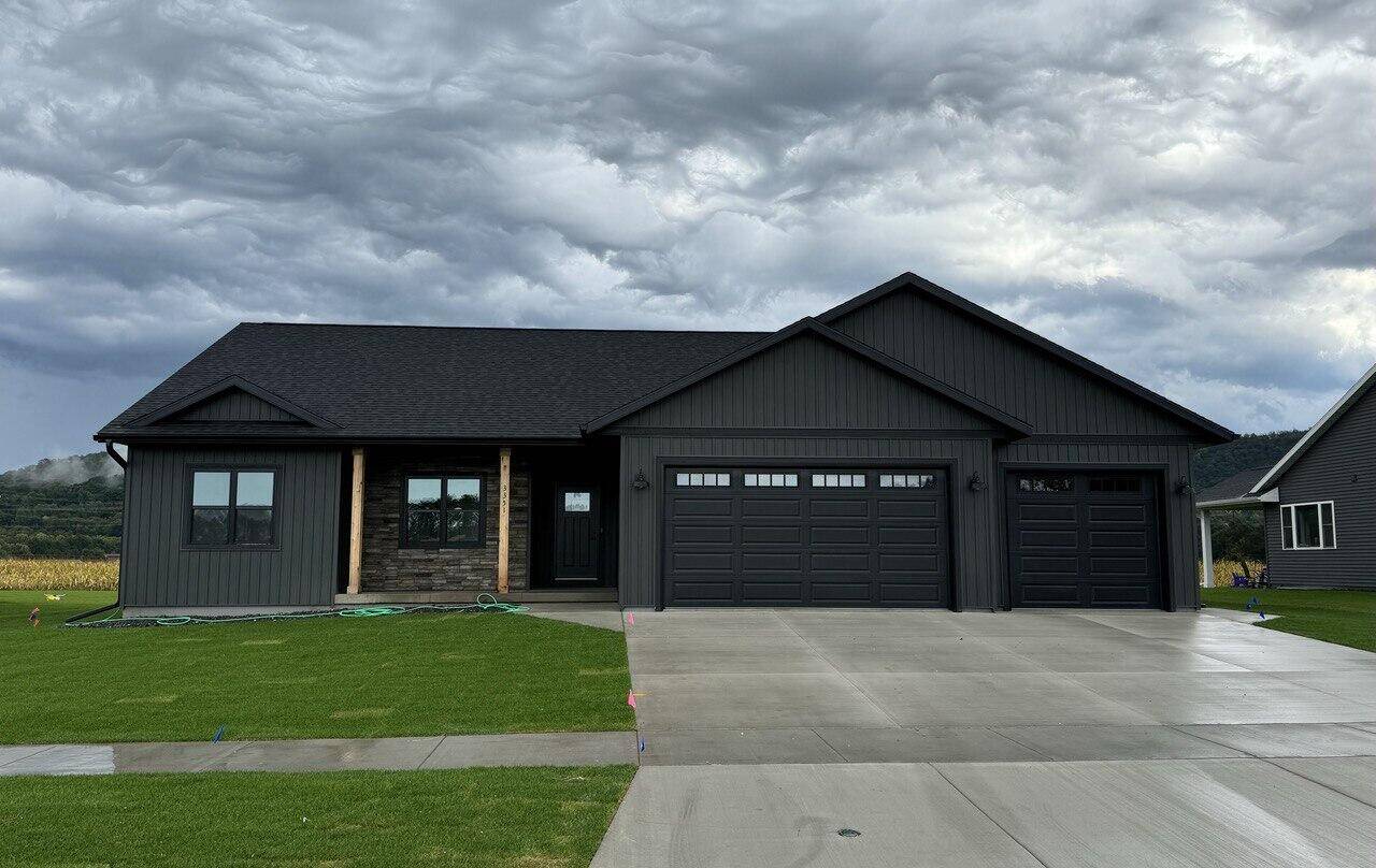 Holmen, WI 54636,1919 Arches Dr