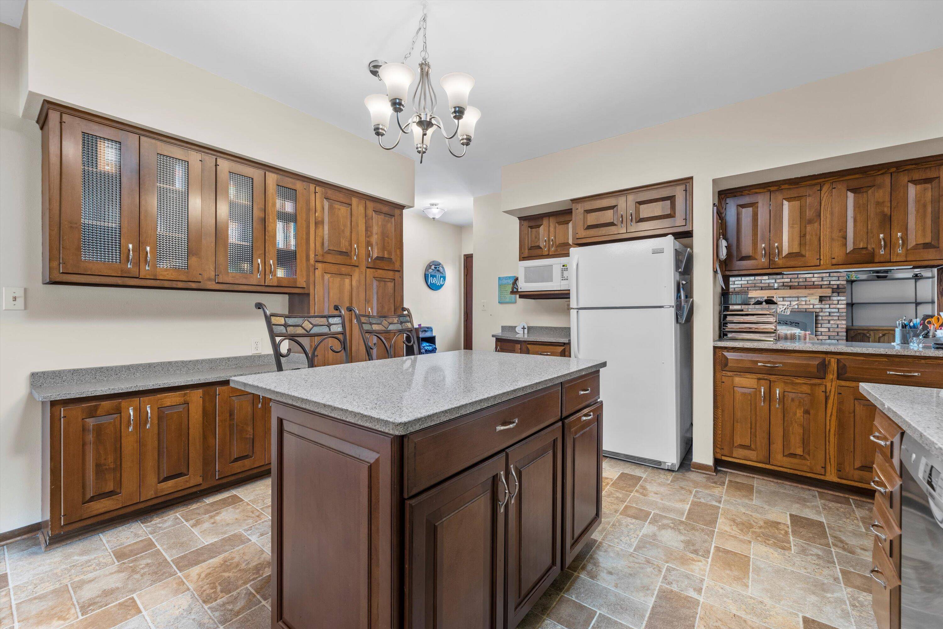 West Allis, WI 53219,2920 S 80th St