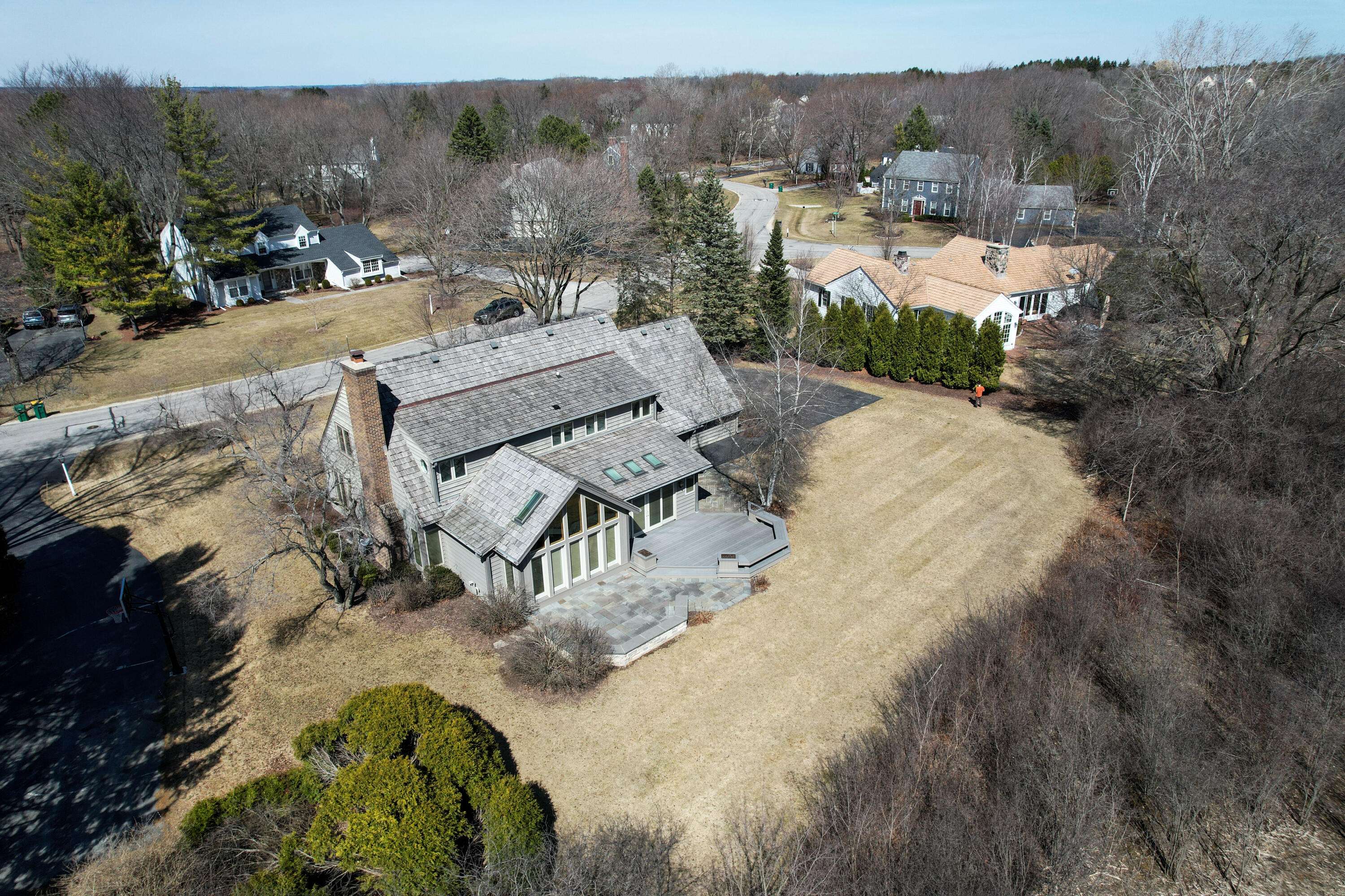 Mequon, WI 53092,9636 N Lamplighter Ln