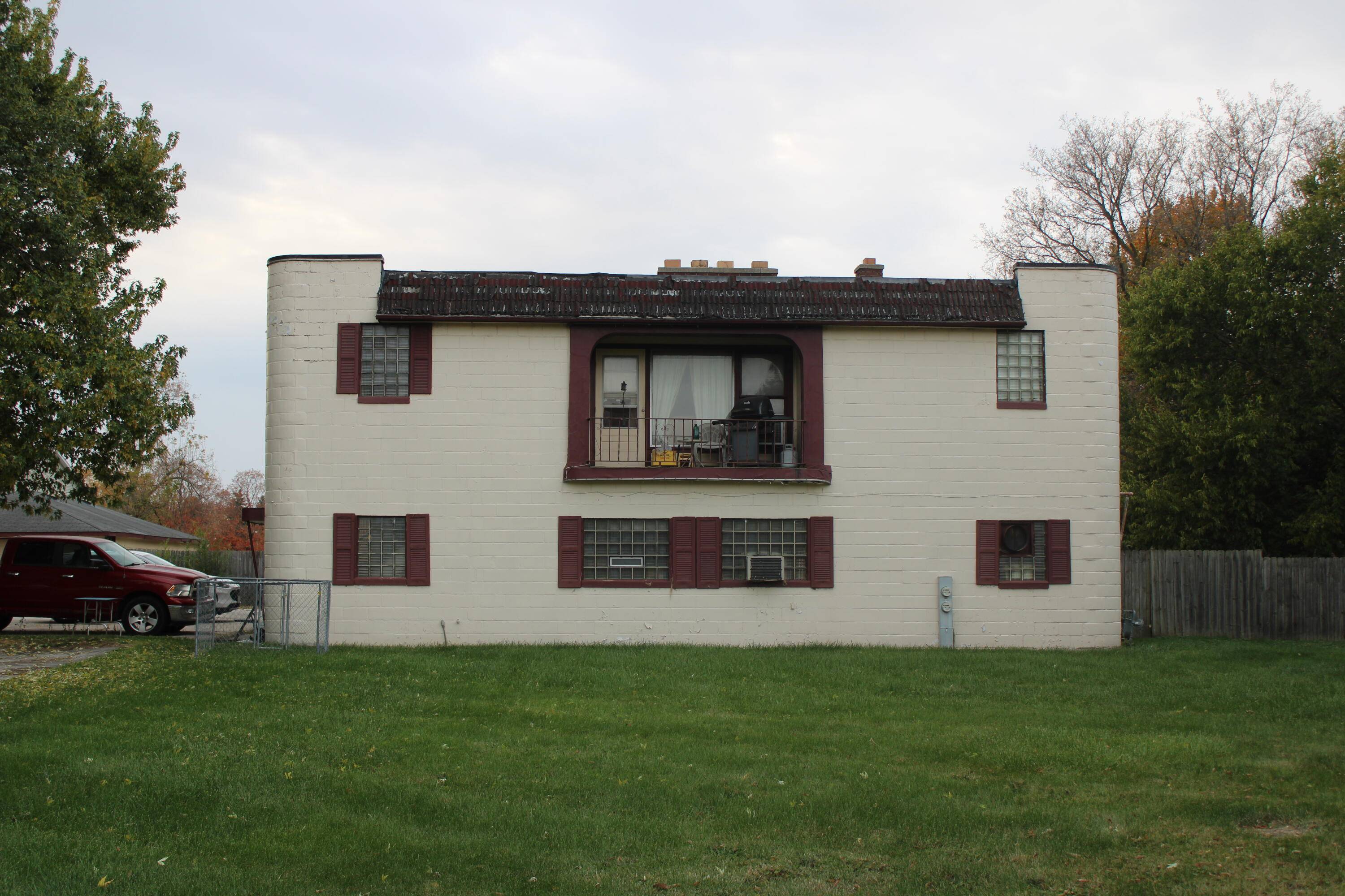 Milwaukee, WI 53224,8277 N 107th St