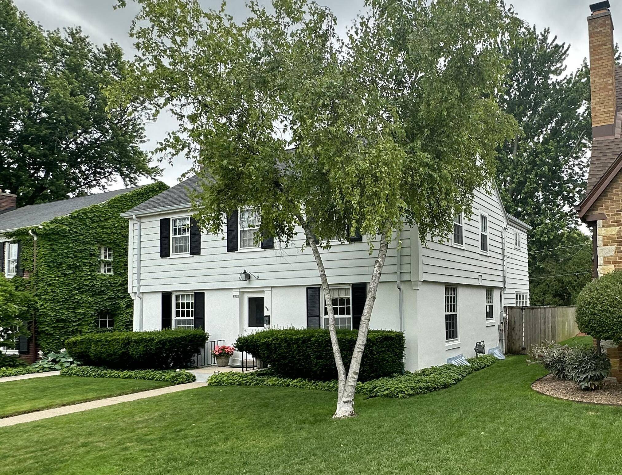 Whitefish Bay, WI 53217,6329 N Berkeley Blvd