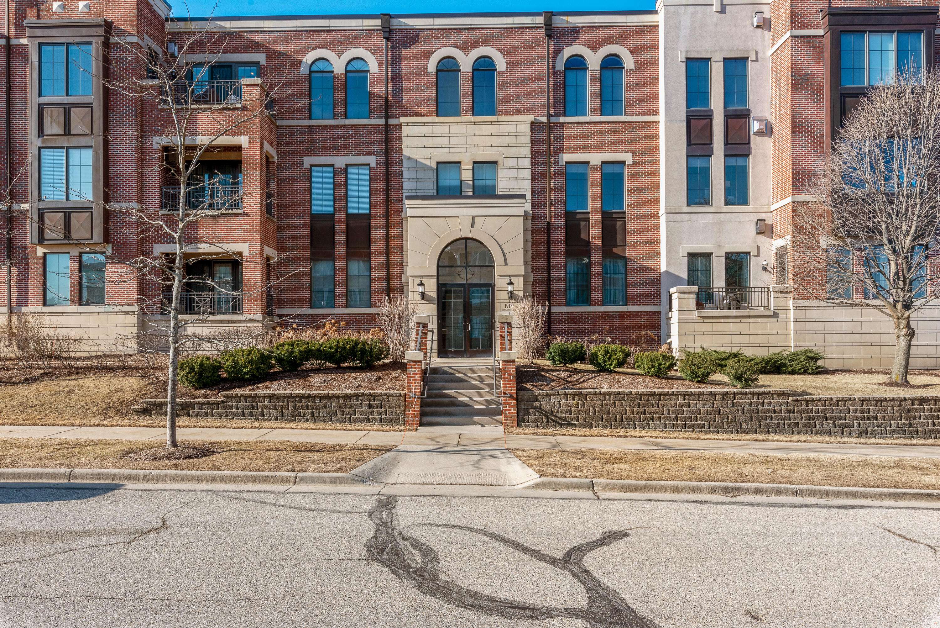 Brookfield, WI 53045,19185 Thomson Dr Unit 302