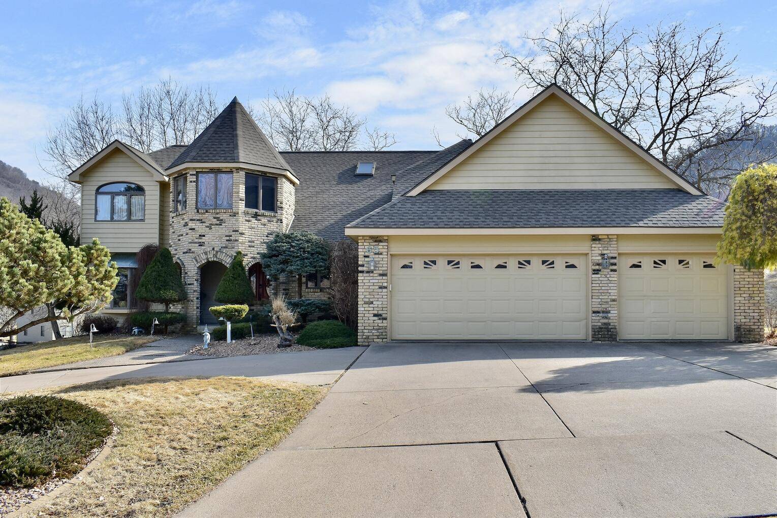 Winona, MN 55987,65 Forest Oak Ct