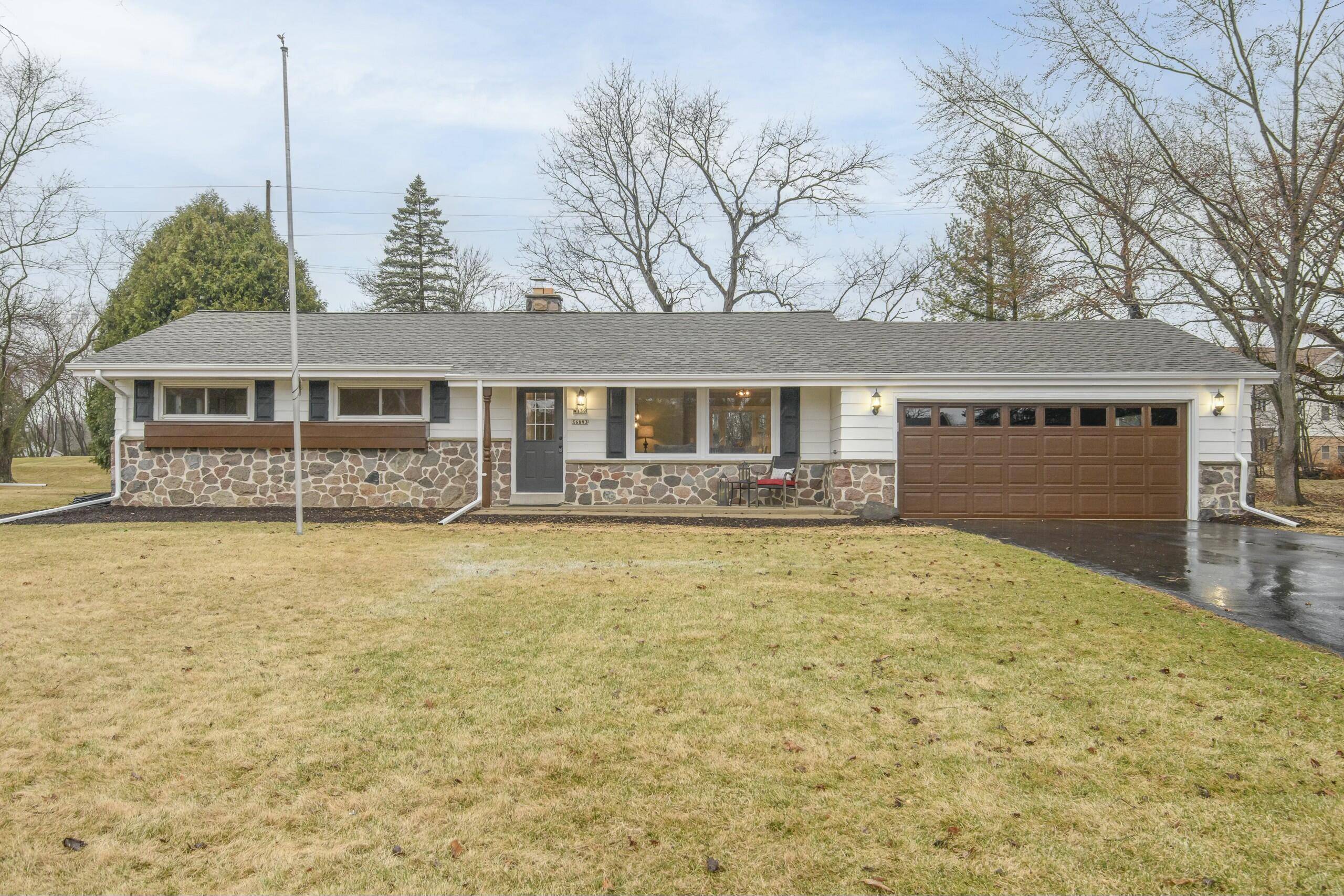 Muskego, WI 53150,W139S6893 Sherwood Cir