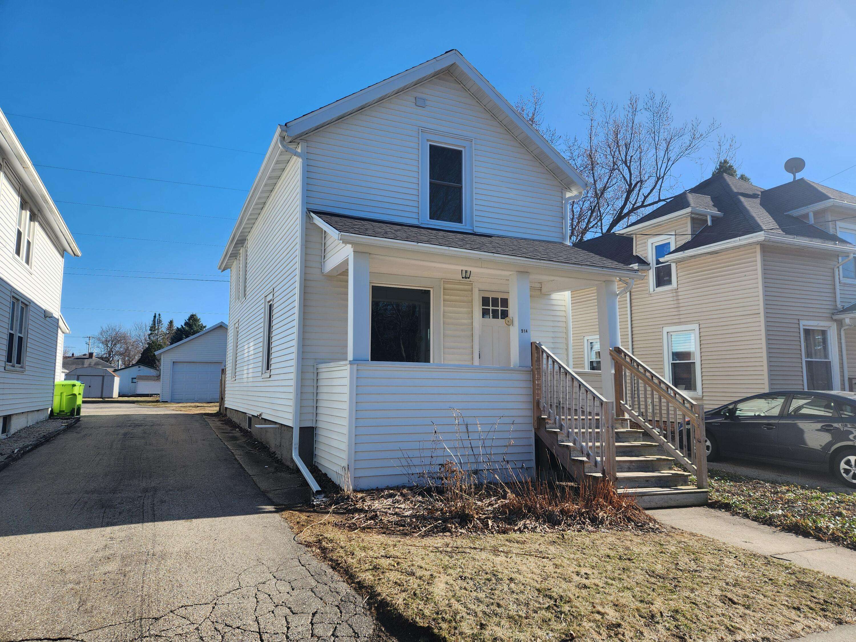 Delavan, WI 53115,914 E Wisconsin St