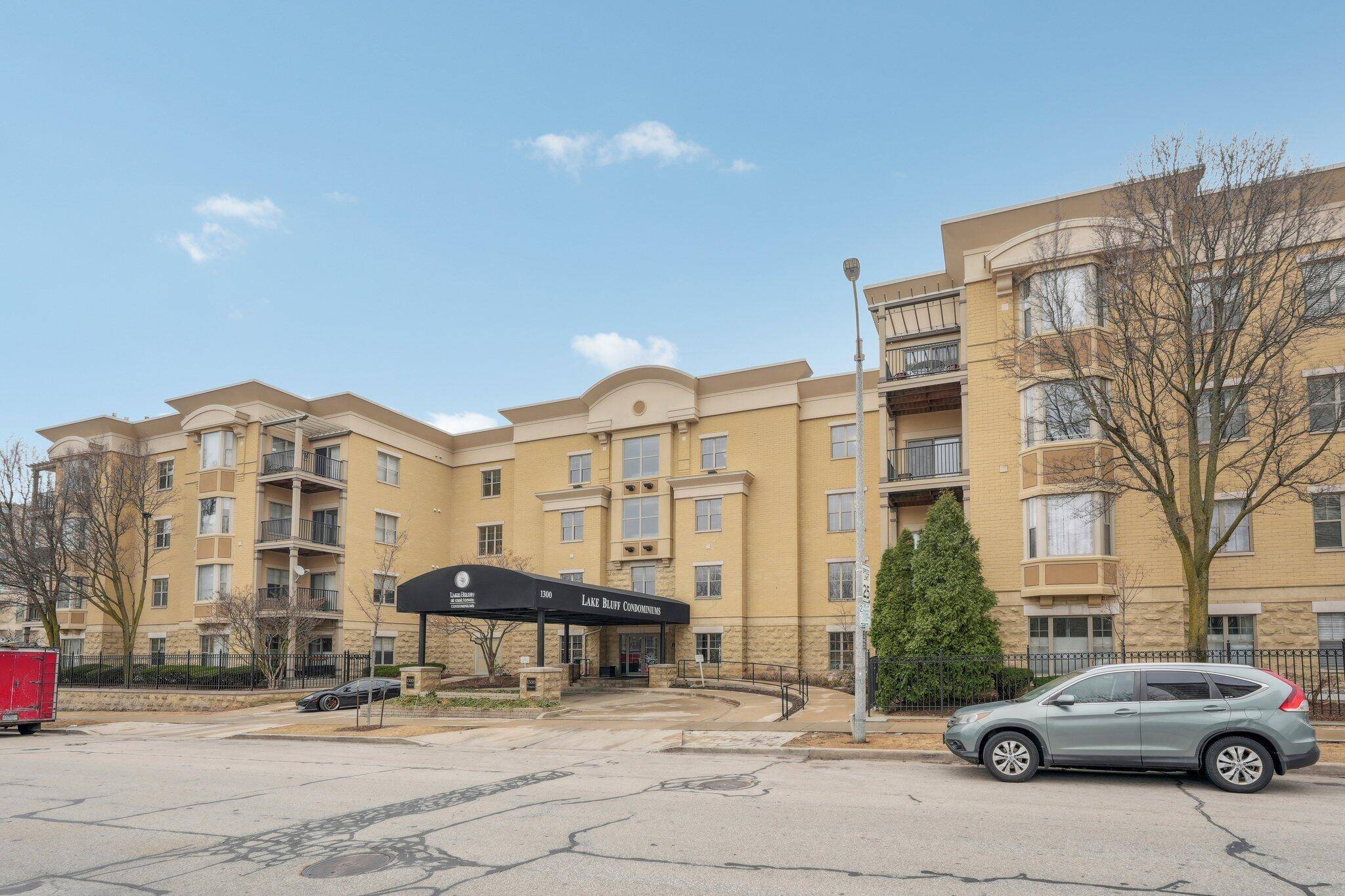 Milwaukee, WI 53202,1300 N Prospect Ave Unit 326