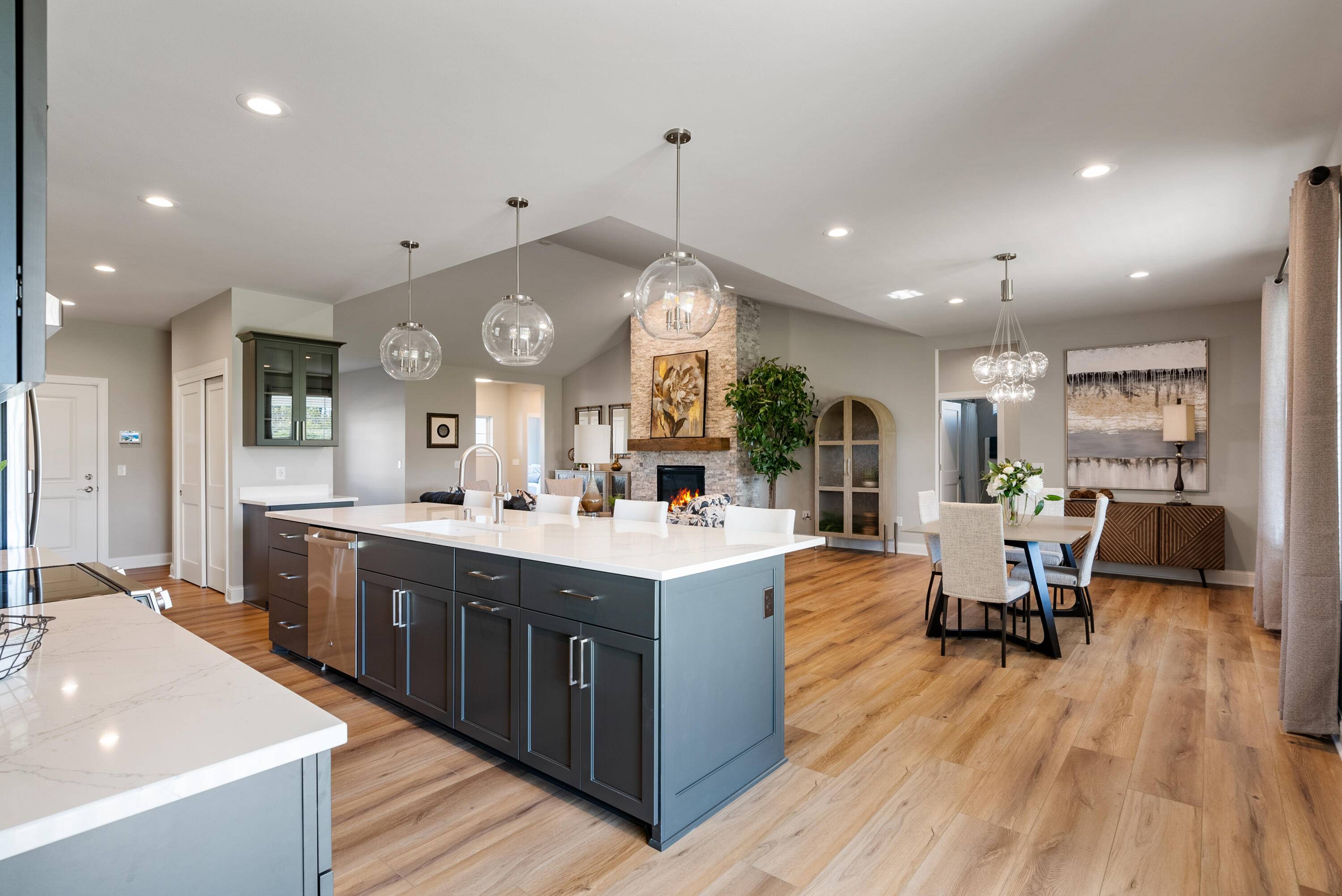 River Hills, WI 53217,1749 N River Cir