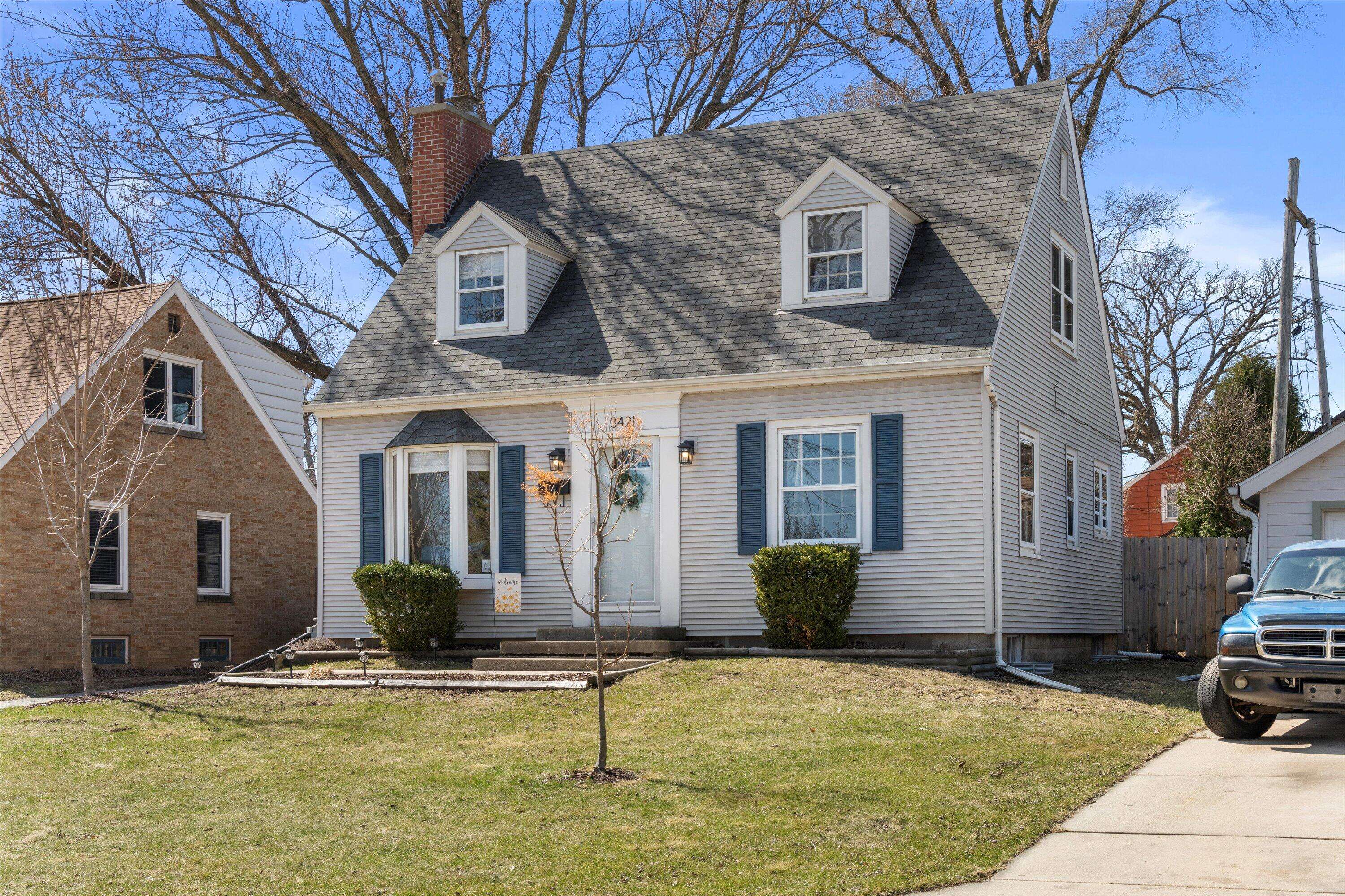 Greenfield, WI 53219,3421 S Crandon Pl