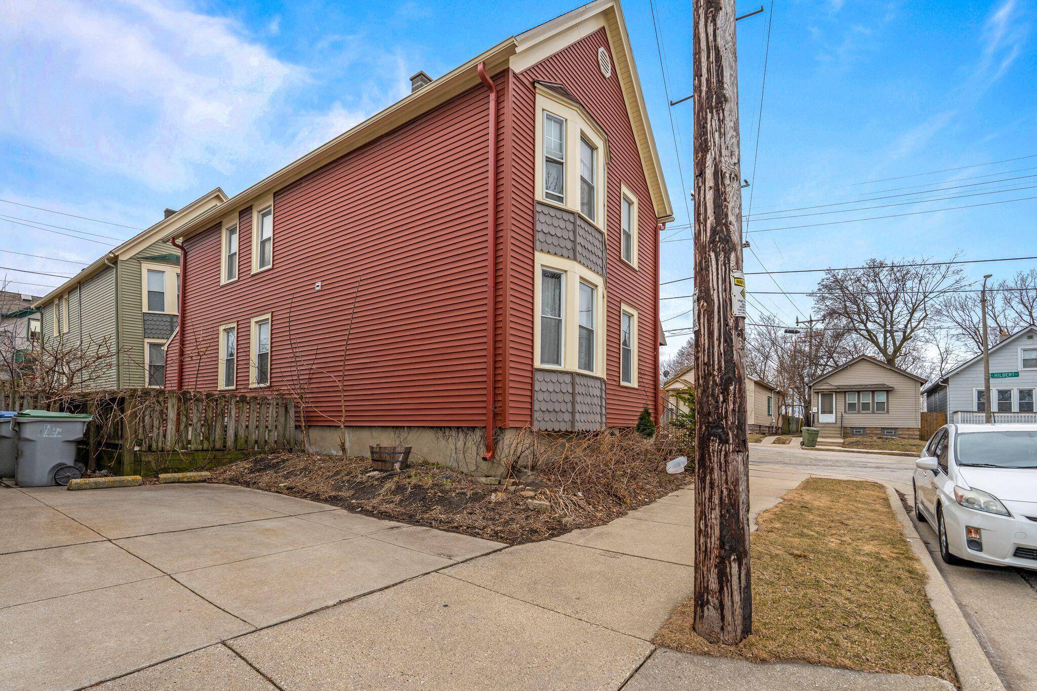 Milwaukee, WI 53207,353 E Becher St
