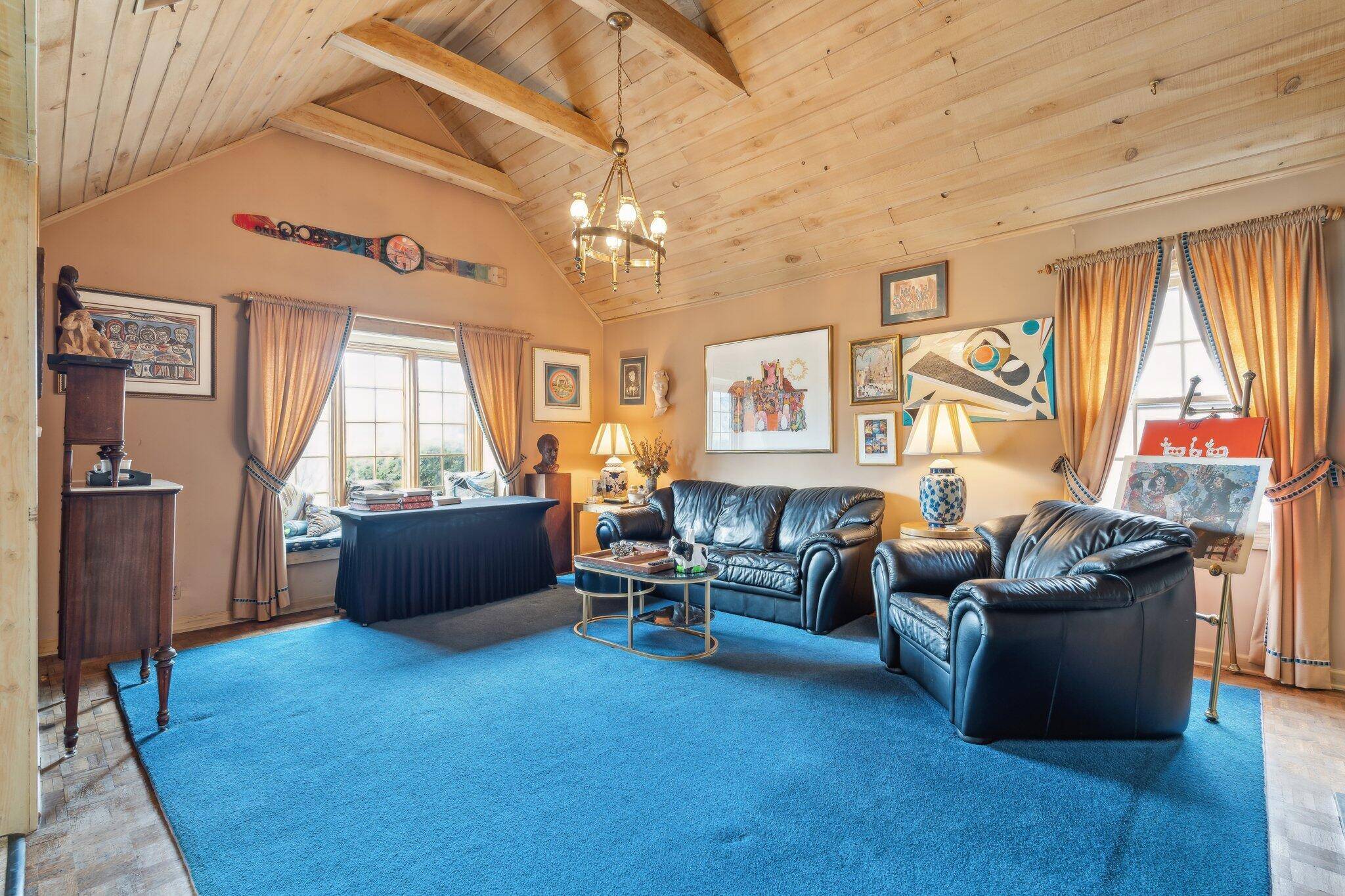 Bayside, WI 53217,433 W Fairy Chasm Rd