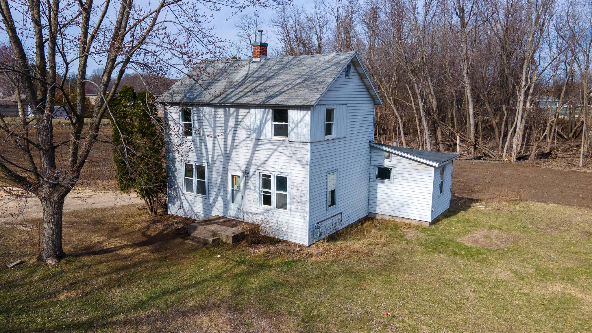 Campbell, WI 54603,1626 Lakeshore Dr