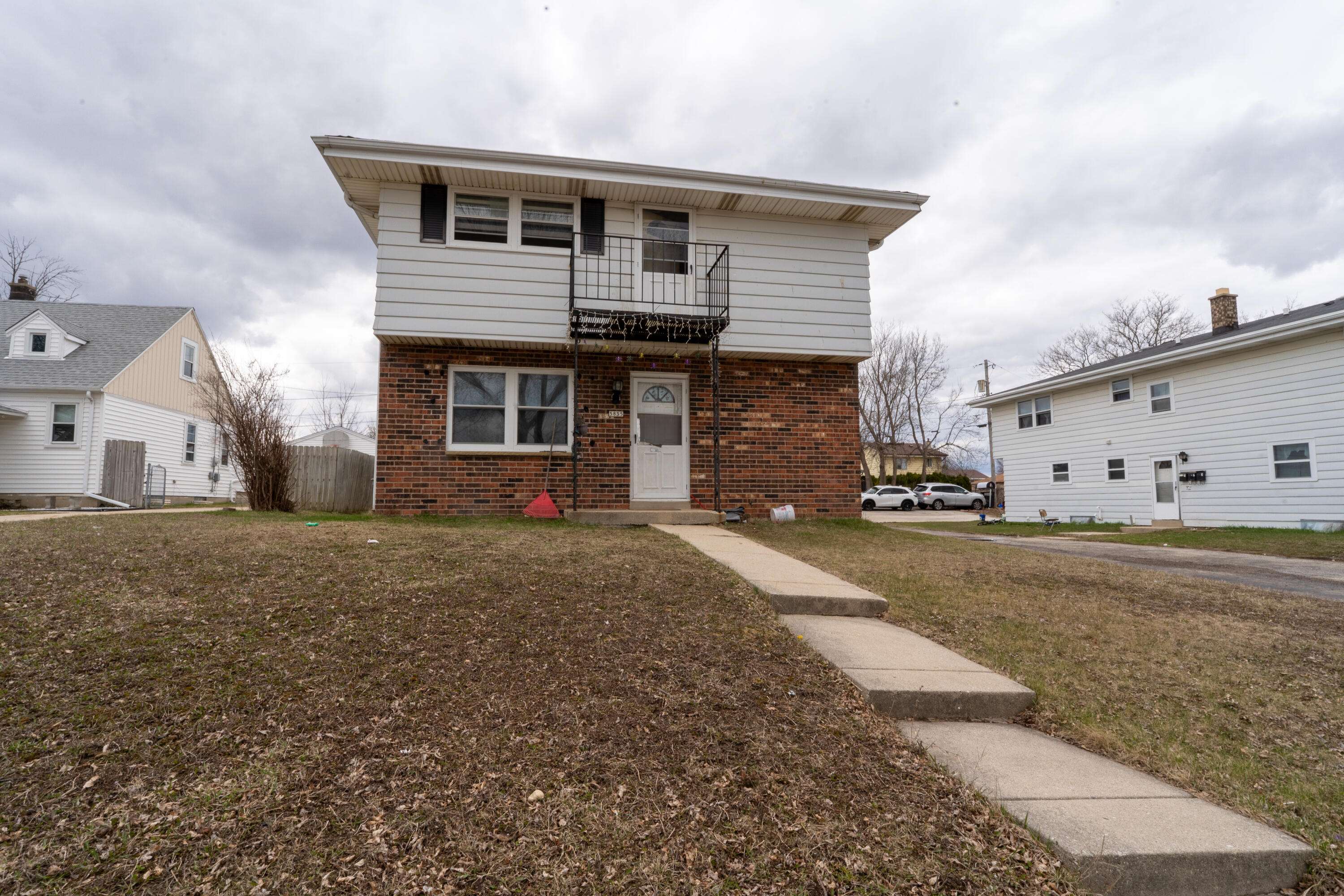 Milwaukee, WI 53221,5835 S 13th St
