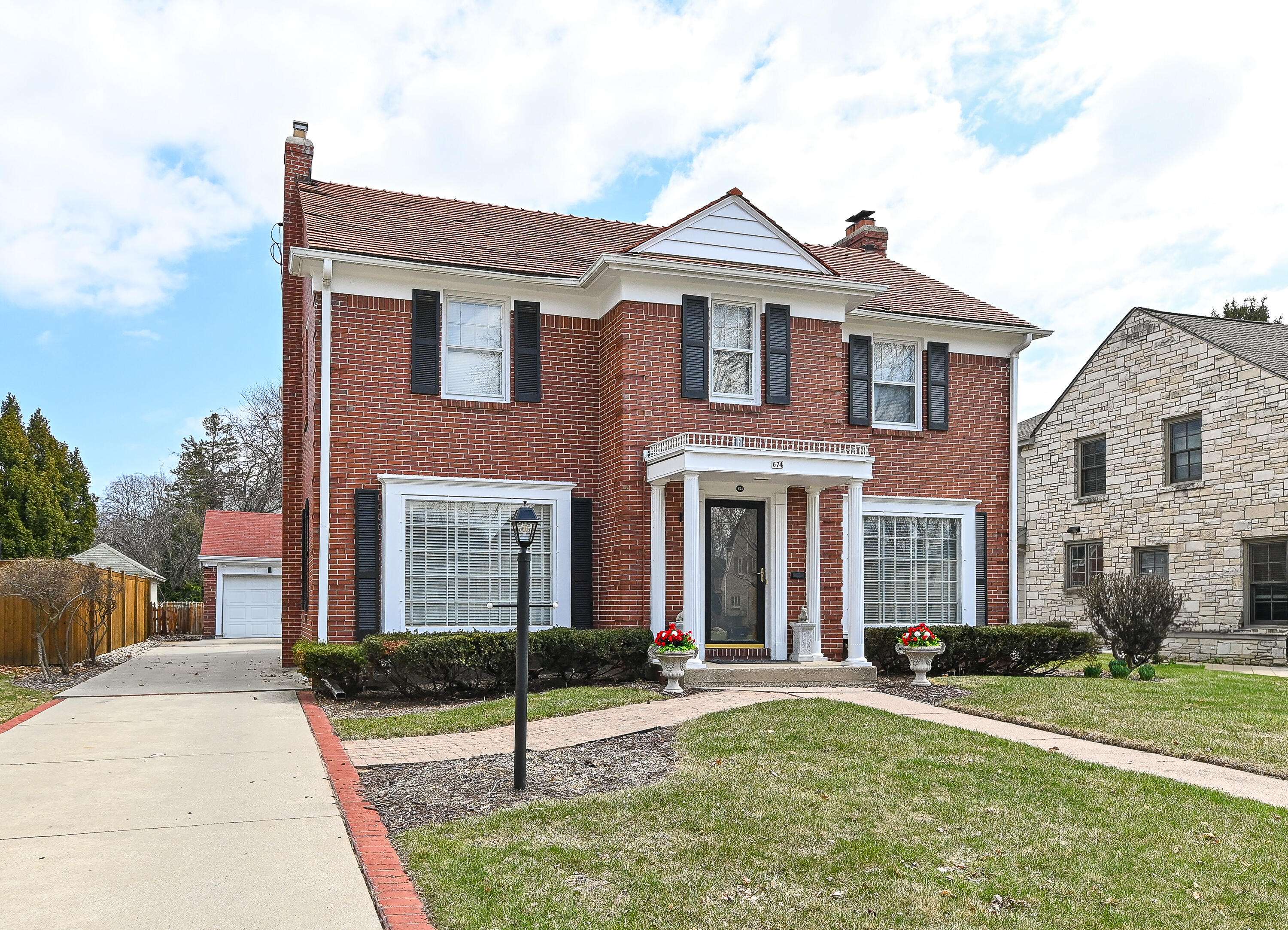 Wauwatosa, WI 53213,674 N 77th St