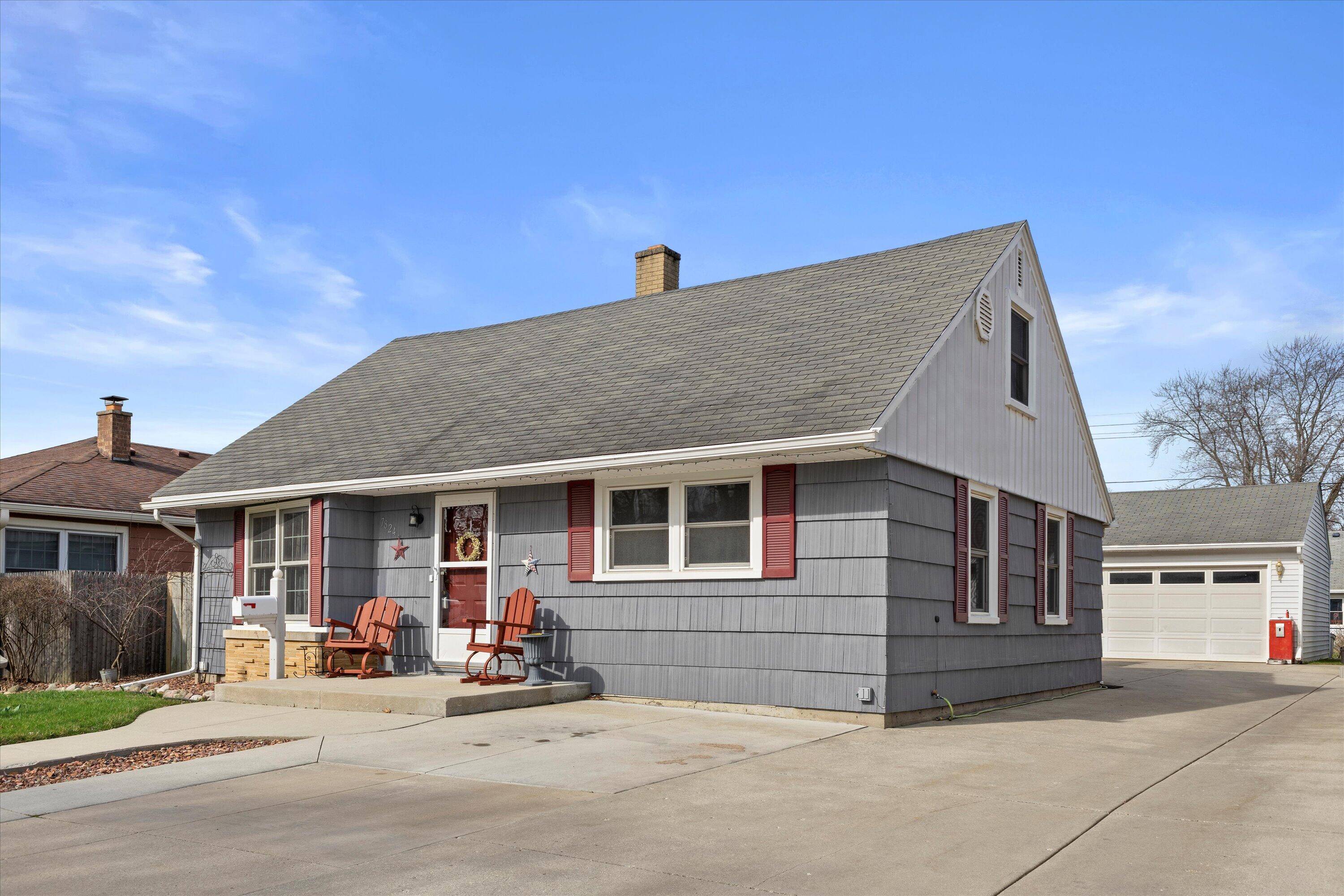 Kenosha, WI 53143,7824 18th Ave