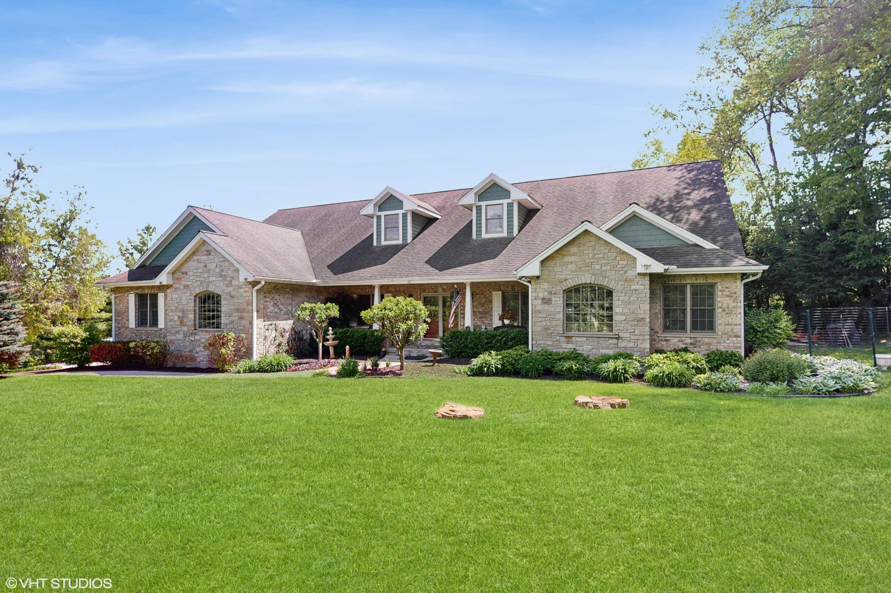 Lyons, WI 53147,2917 Bridlepath Ct