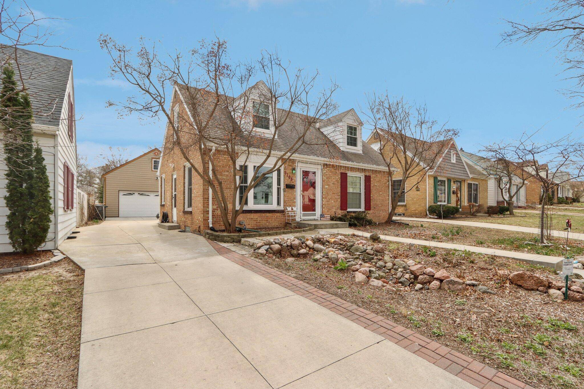 Wauwatosa, WI 53213,7709 Livingston Ave