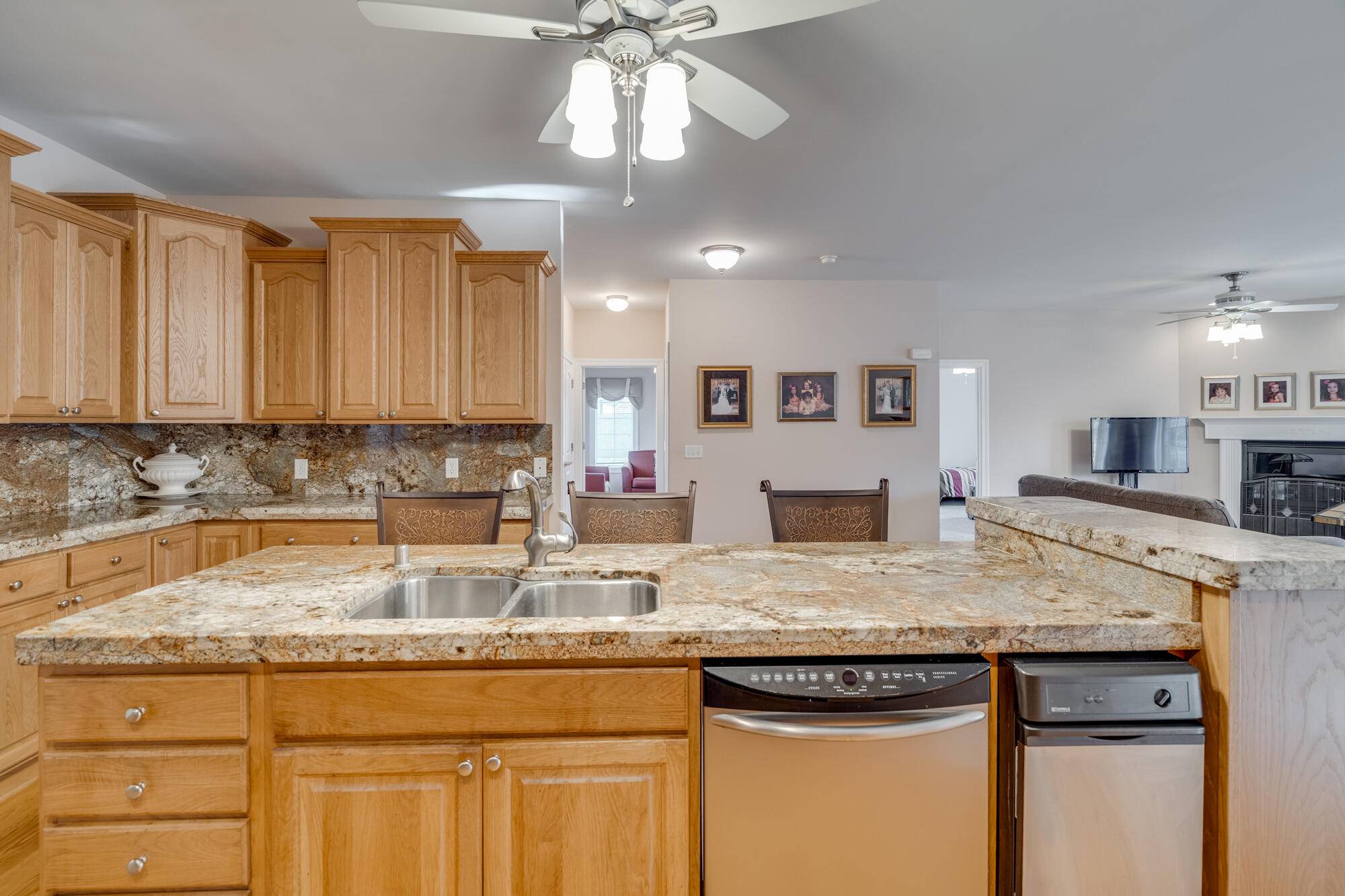Kenosha, WI 53144,1696 30th Ct