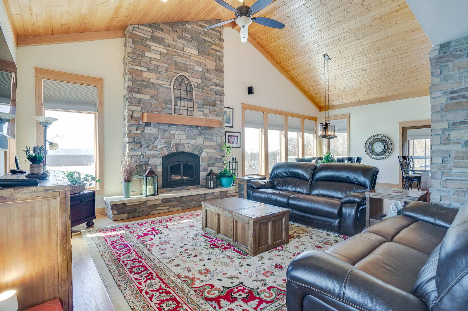 Holland, WI 54636,W8118 Country Ave