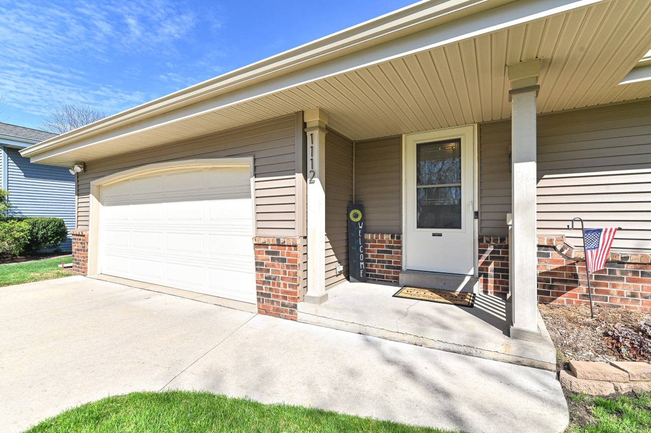Waukesha, WI 53189,1112 School Dr