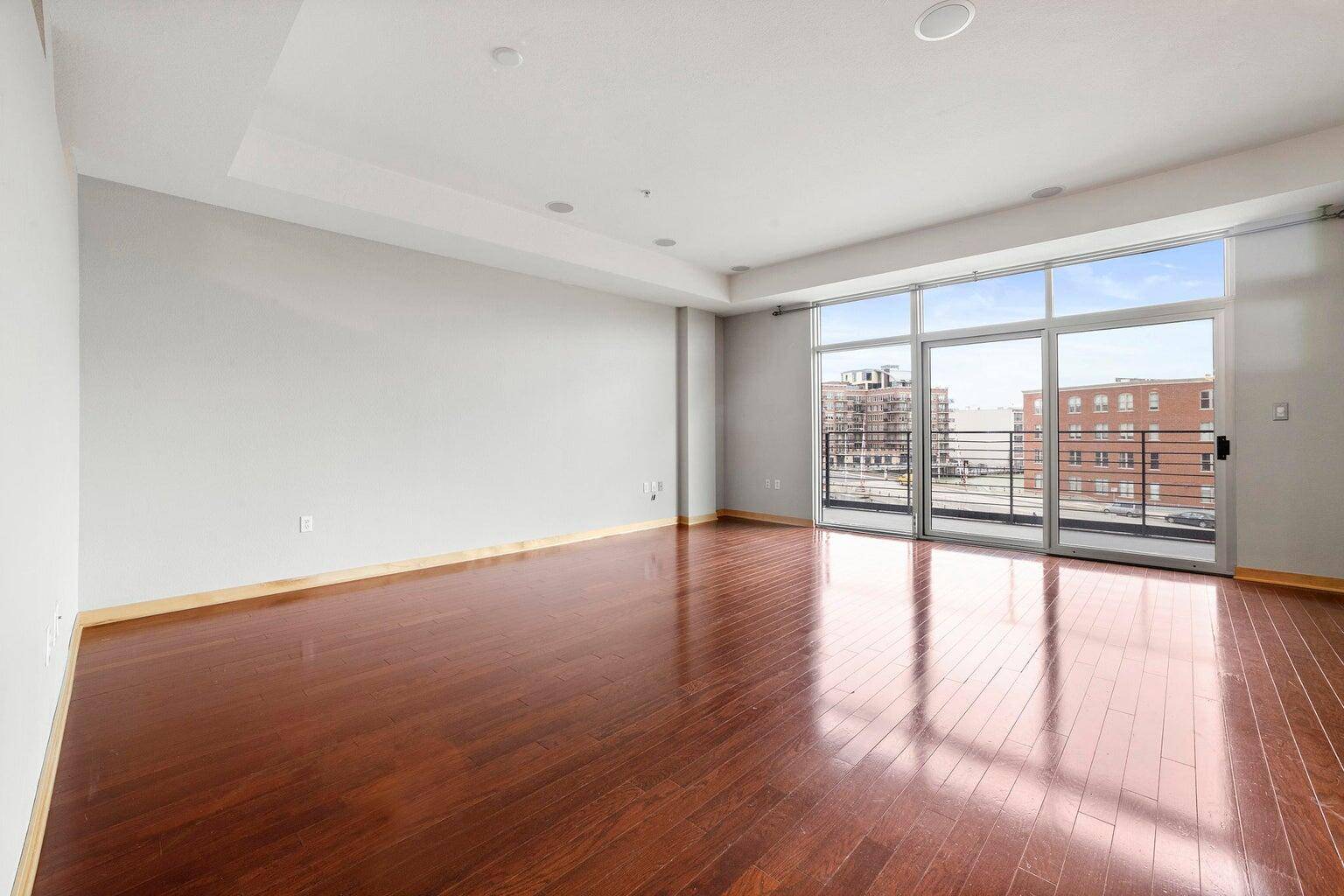 Milwaukee, WI 53204,106 W Seeboth St Unit 406