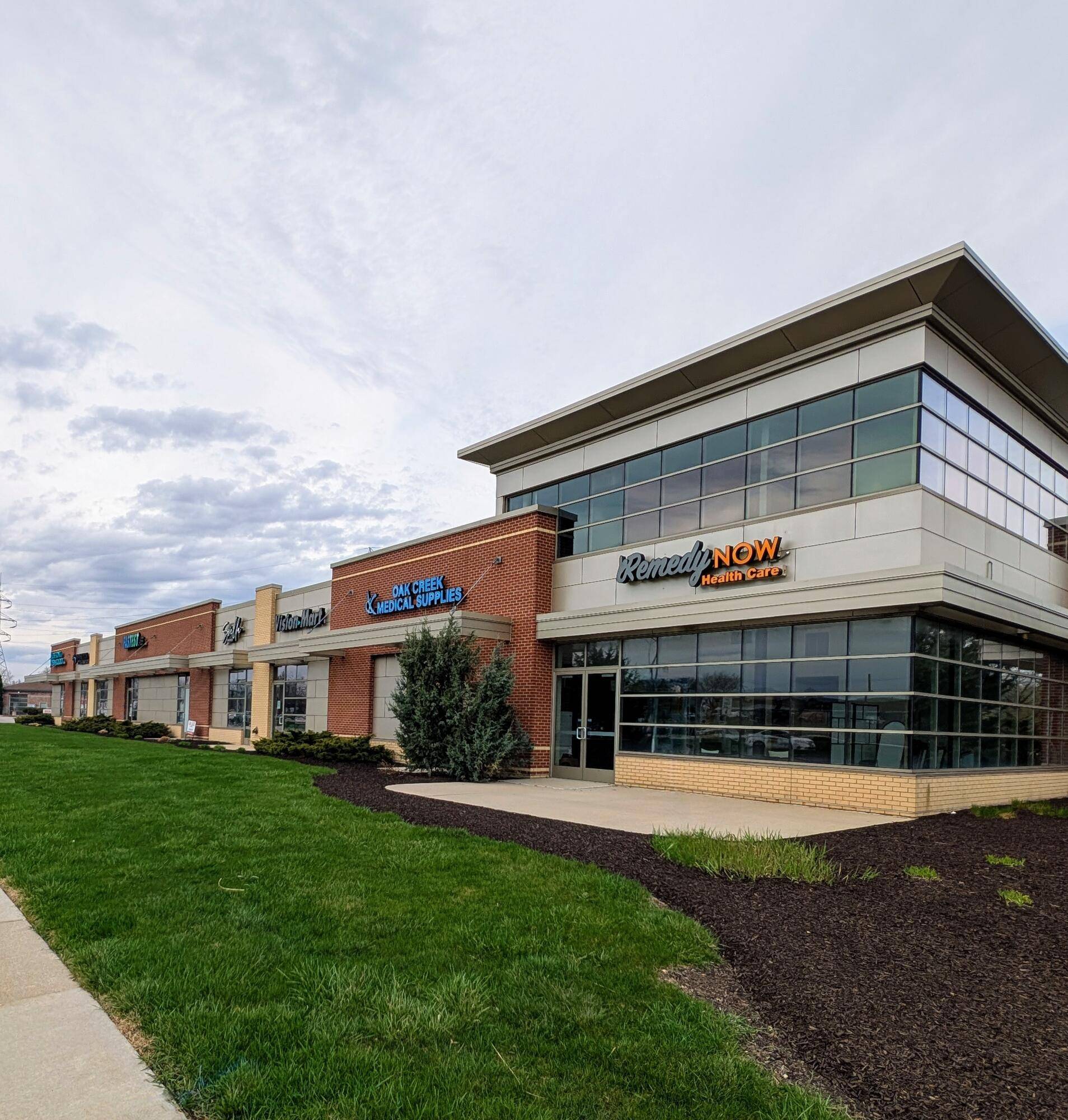 Oak Creek, WI 53154,7001 S Howell Ave Unit 7003