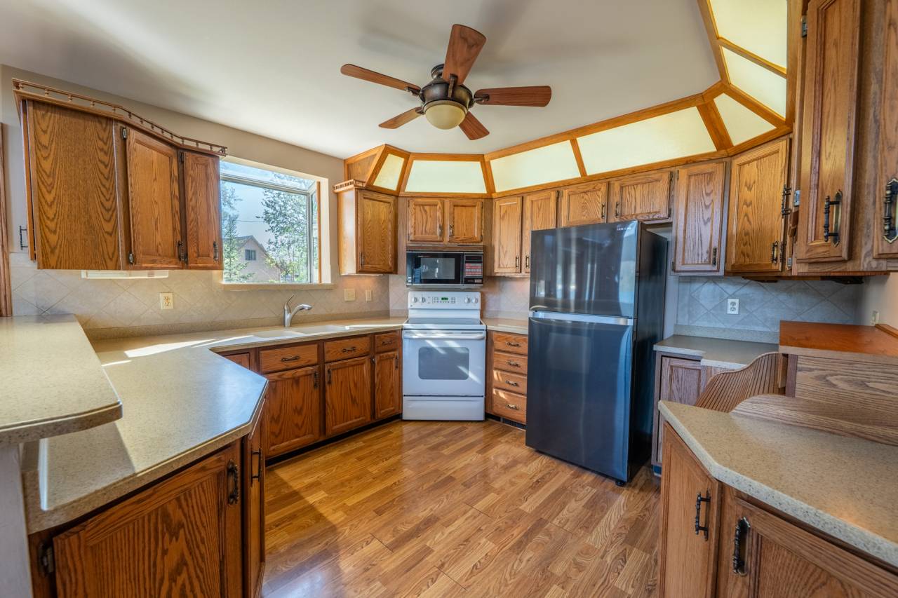 West Bend, WI 53095,6092 N Lake Dr