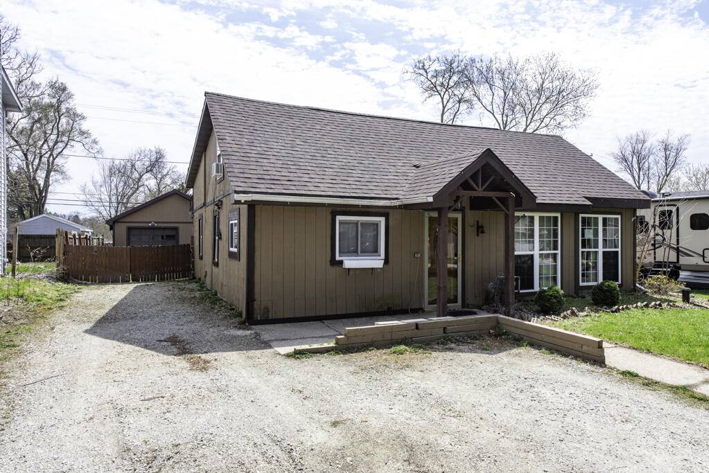 Salem Lakes, WI 53179,26709 105th St