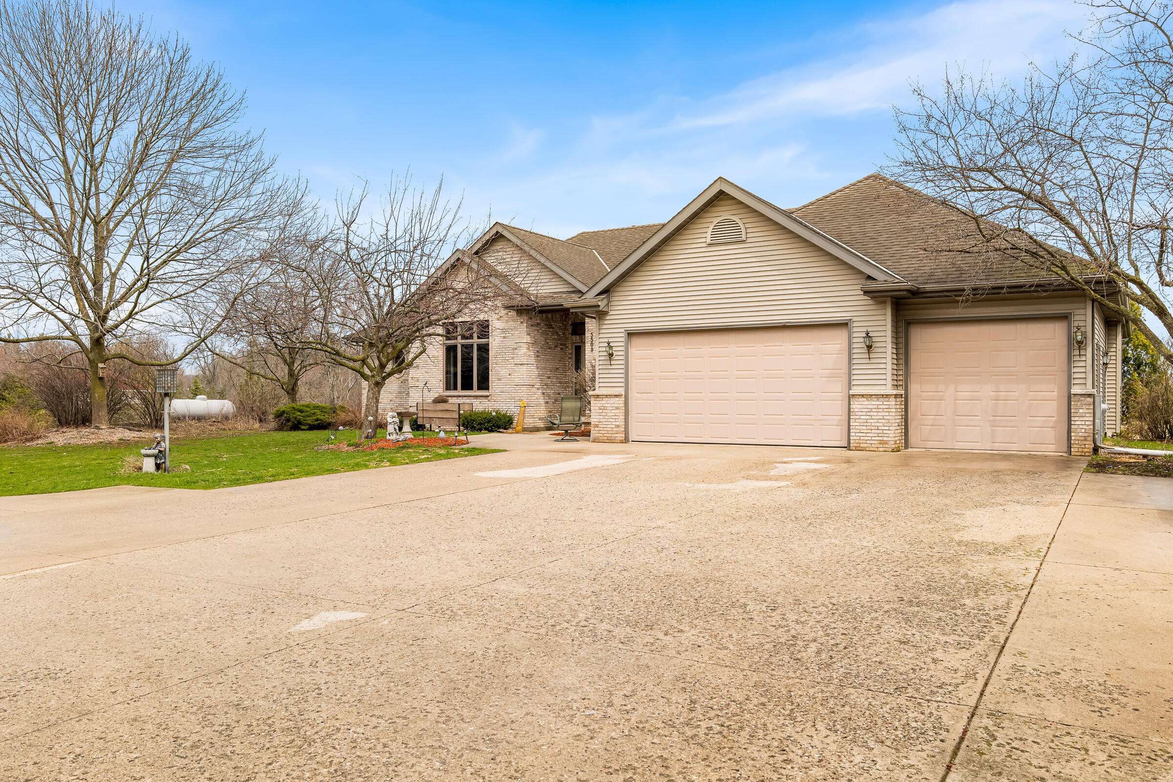 Kossuth, WI 54247,5509 Thunder Rd