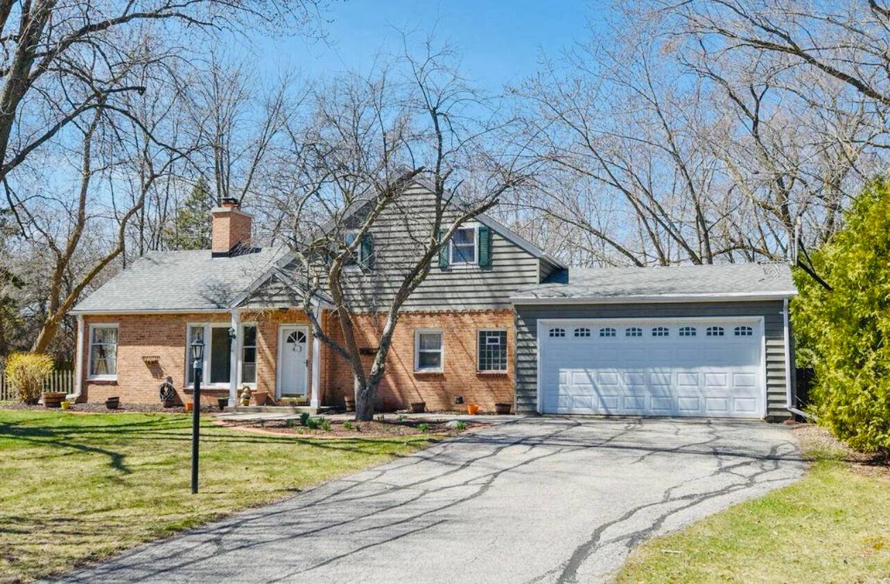 Fox Point, WI 53217,8119 N Poplar Dr