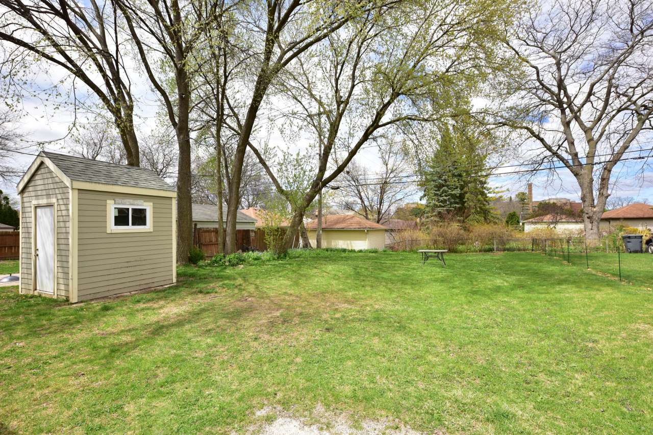 West Allis, WI 53227,8520 W Hayes Ave