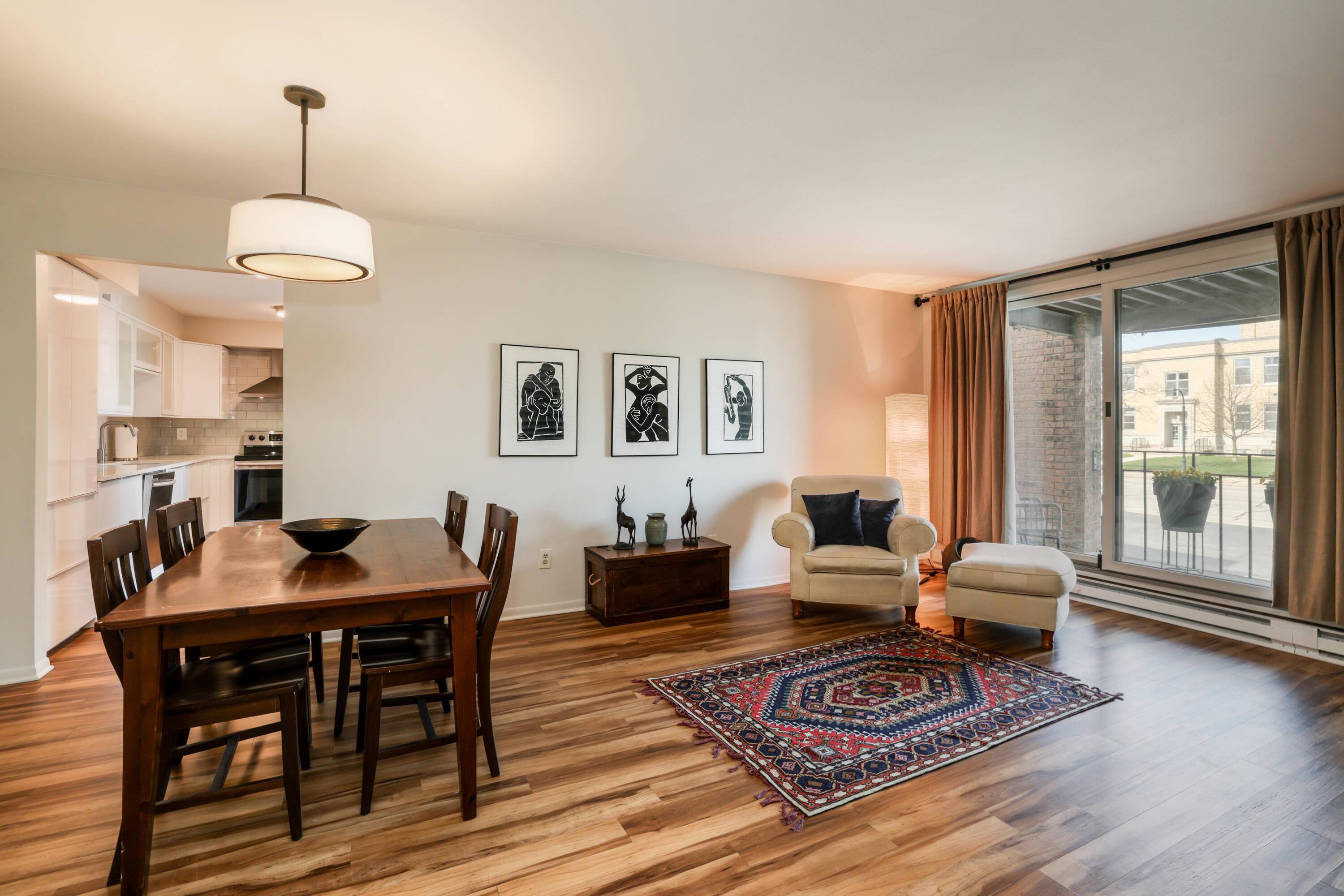 Shorewood, WI 53211,3942 N Oakland Ave Unit 137