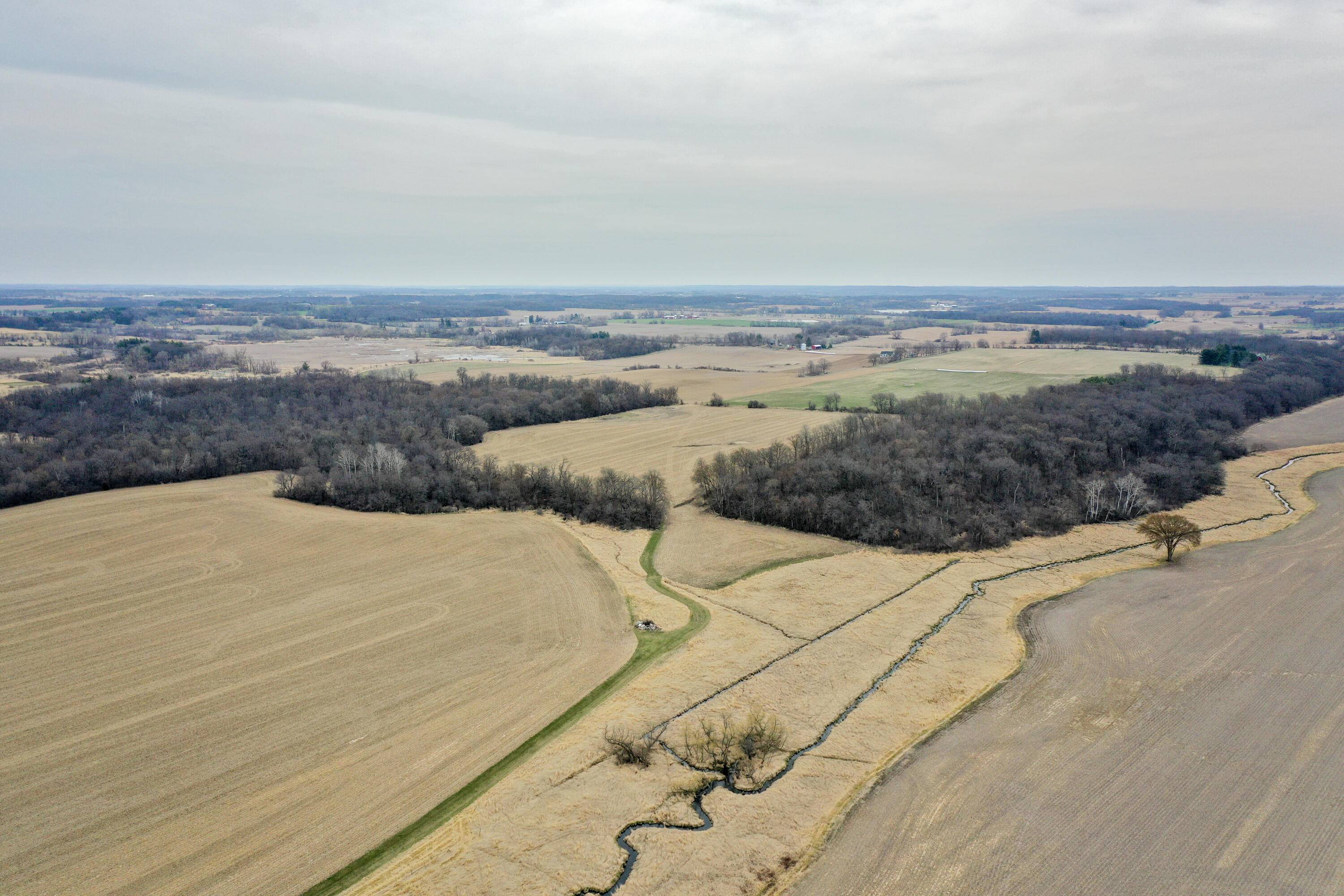 Johnstown, WI 53190,9749 E Six Corners Rd