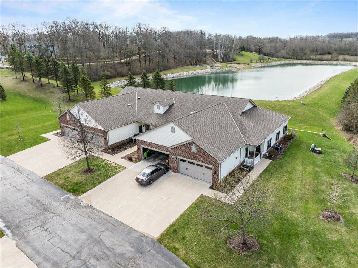 Kewaskum, WI 53040,652 Pleasantwood Dr Unit 4