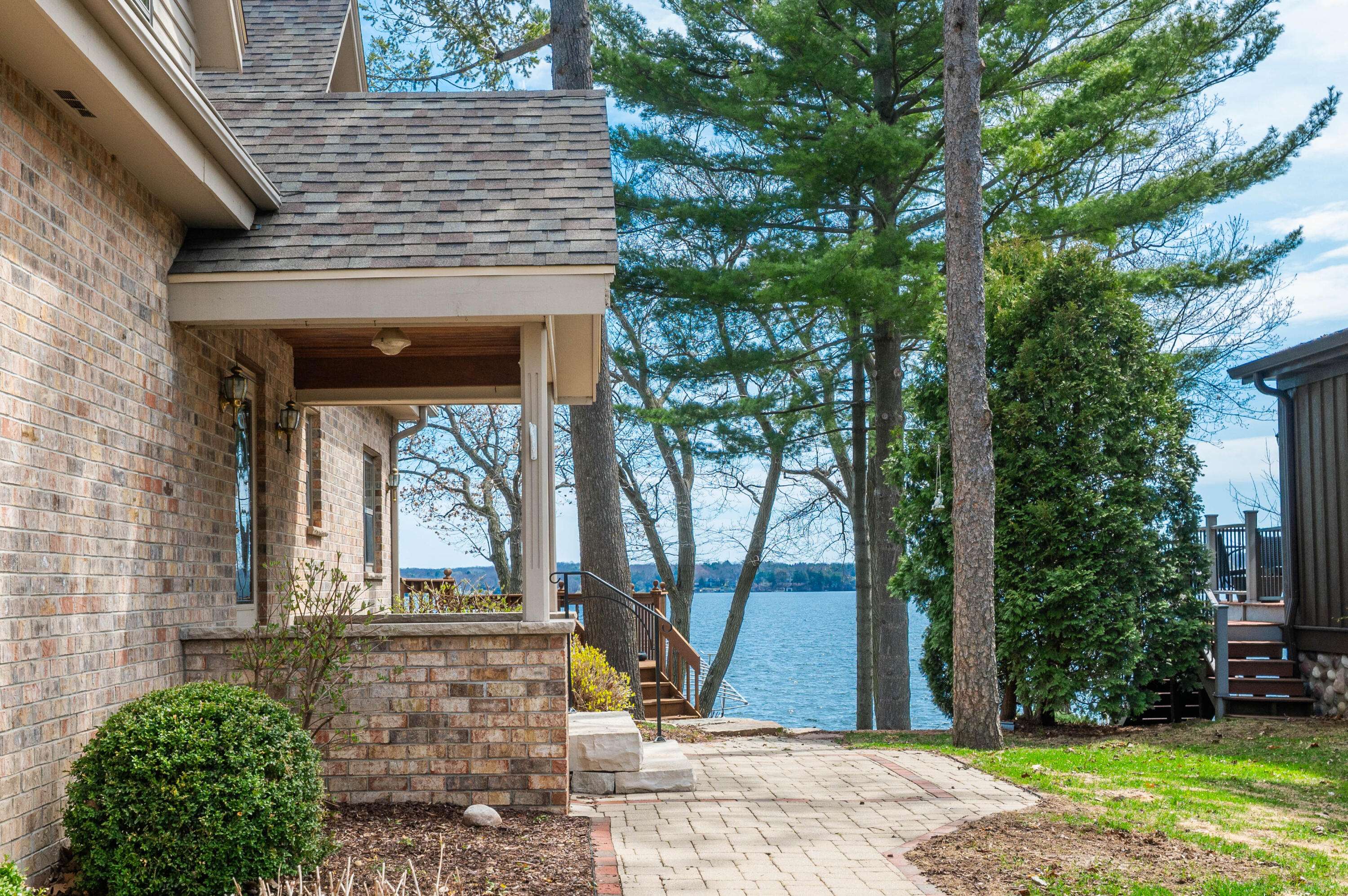 Oconomowoc, WI 53066,W347N5904 Lake Dr