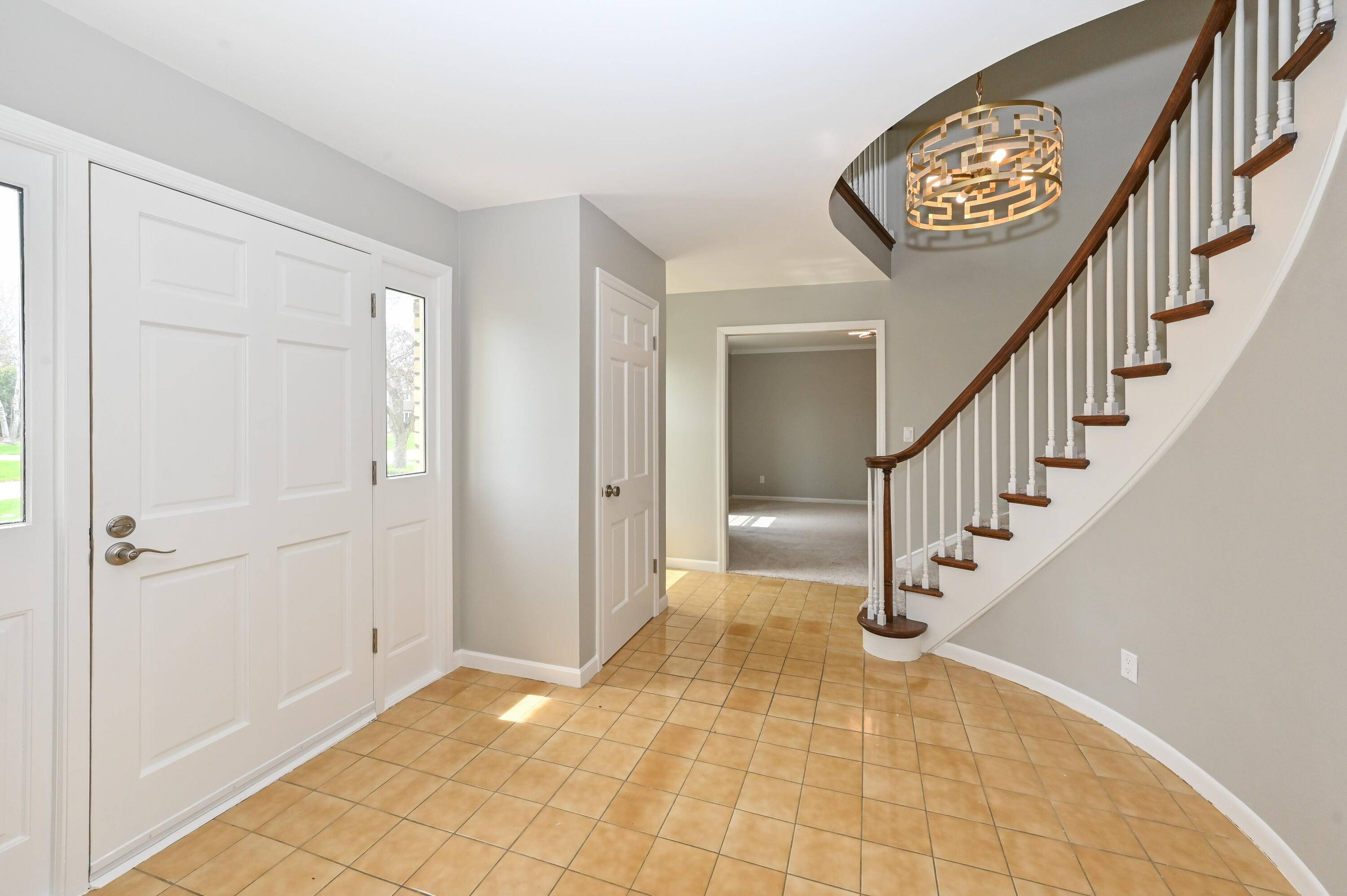Brookfield, WI 53045,19200 Glen Kerry Dr