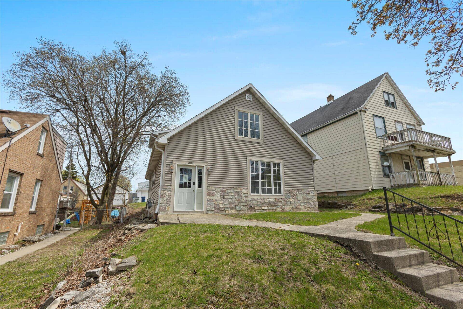Milwaukee, WI 53214,302 S 75th St