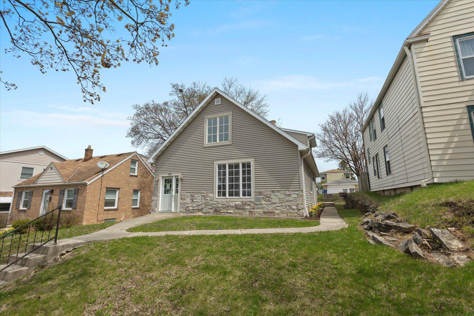Milwaukee, WI 53214,302 S 75th St