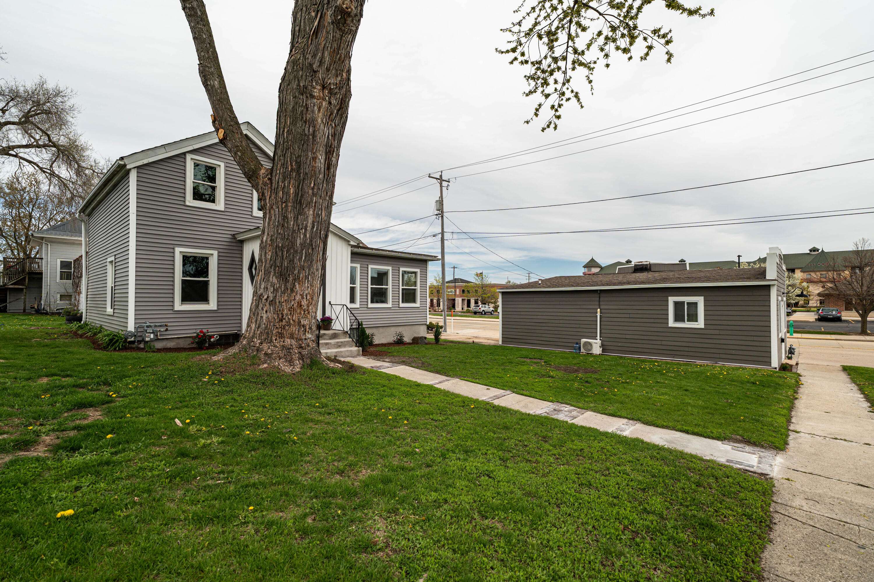 Burlington, WI 53105,224 Madison St Unit 232