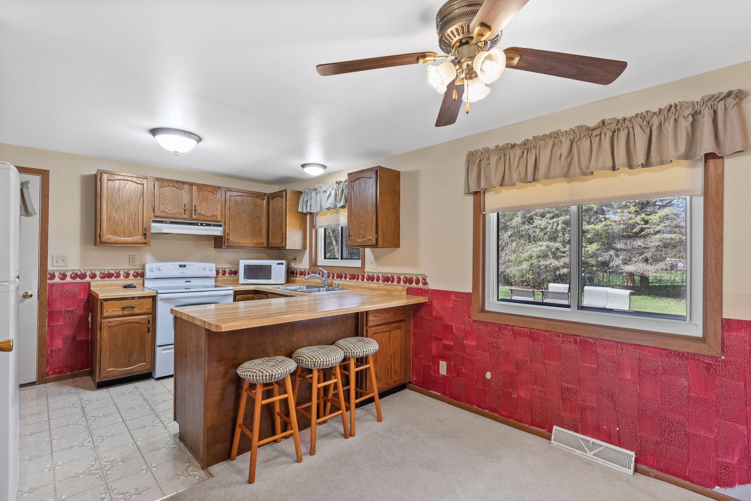Rosendale, WI 54974,305 Hill Rd