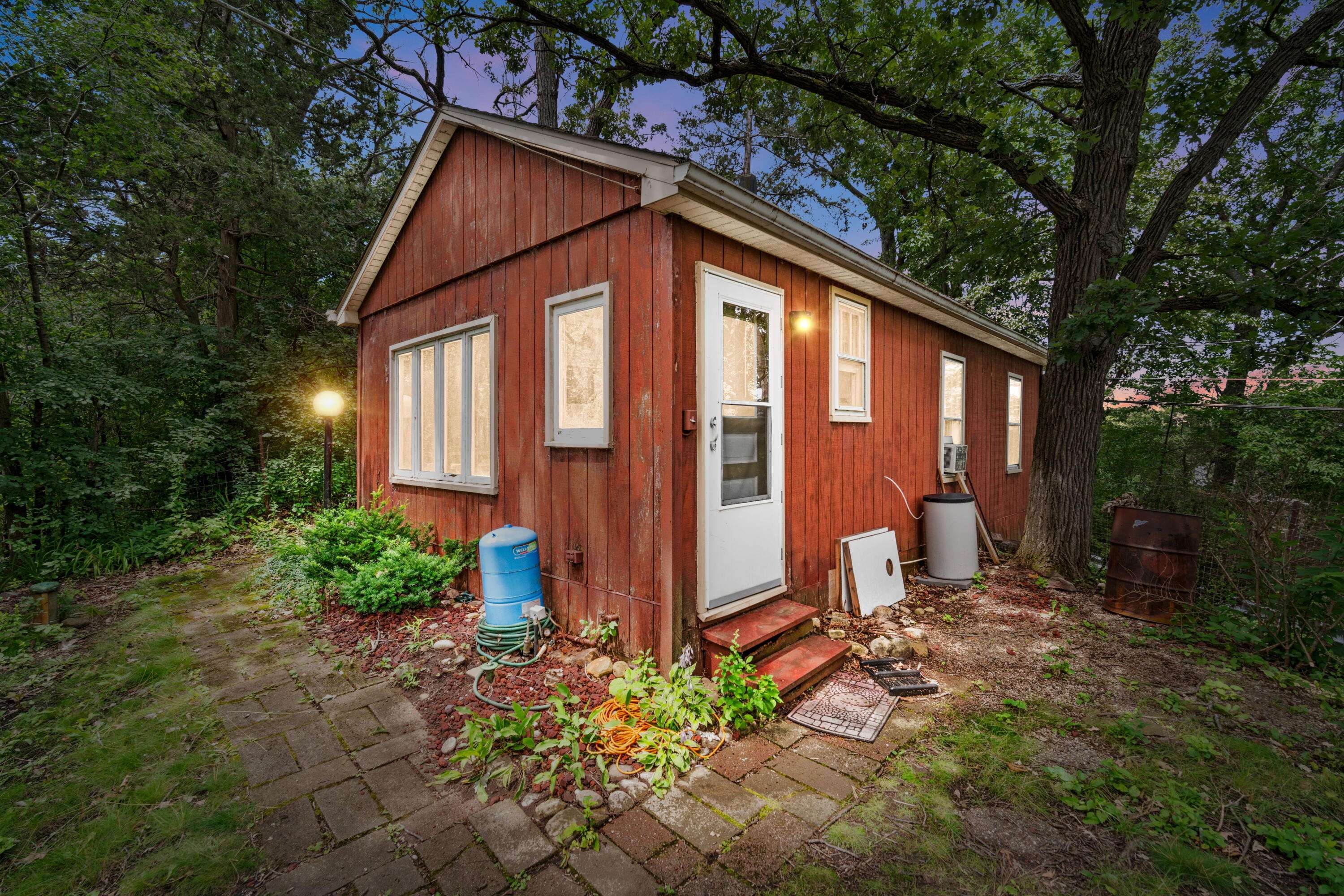 Twin Lakes, WI 53181,416 Waldeck Dr