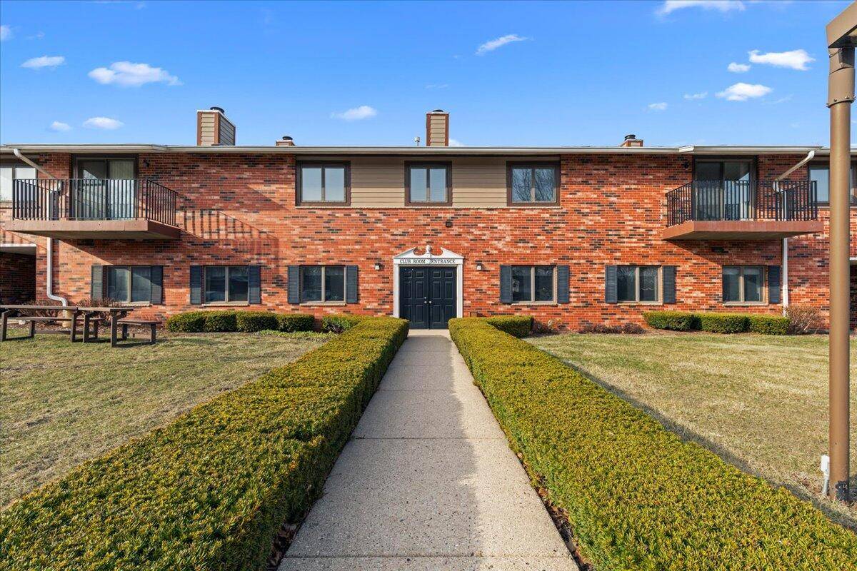 Menomonee Falls, WI 53051,N84W16033 Menomonee Ave Unit 200