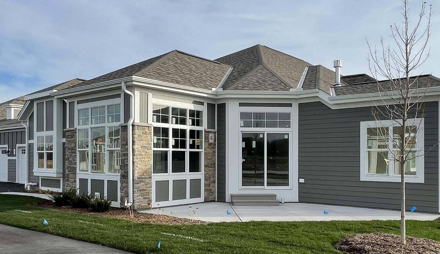 Grafton, WI 53024,856 N Verona Cir Unit - 19, 6-19