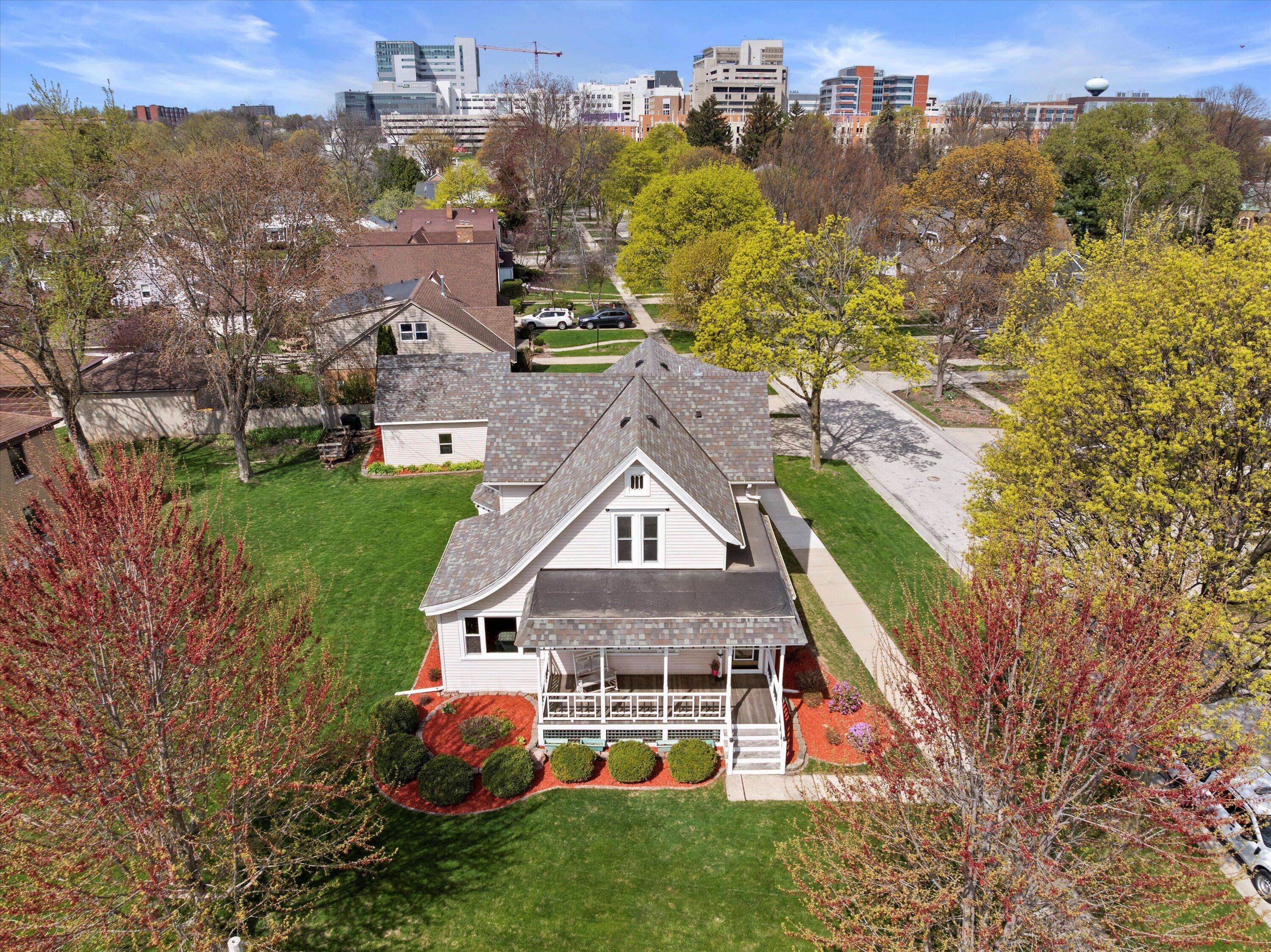 Wauwatosa, WI 53213,861 Glenview Ave