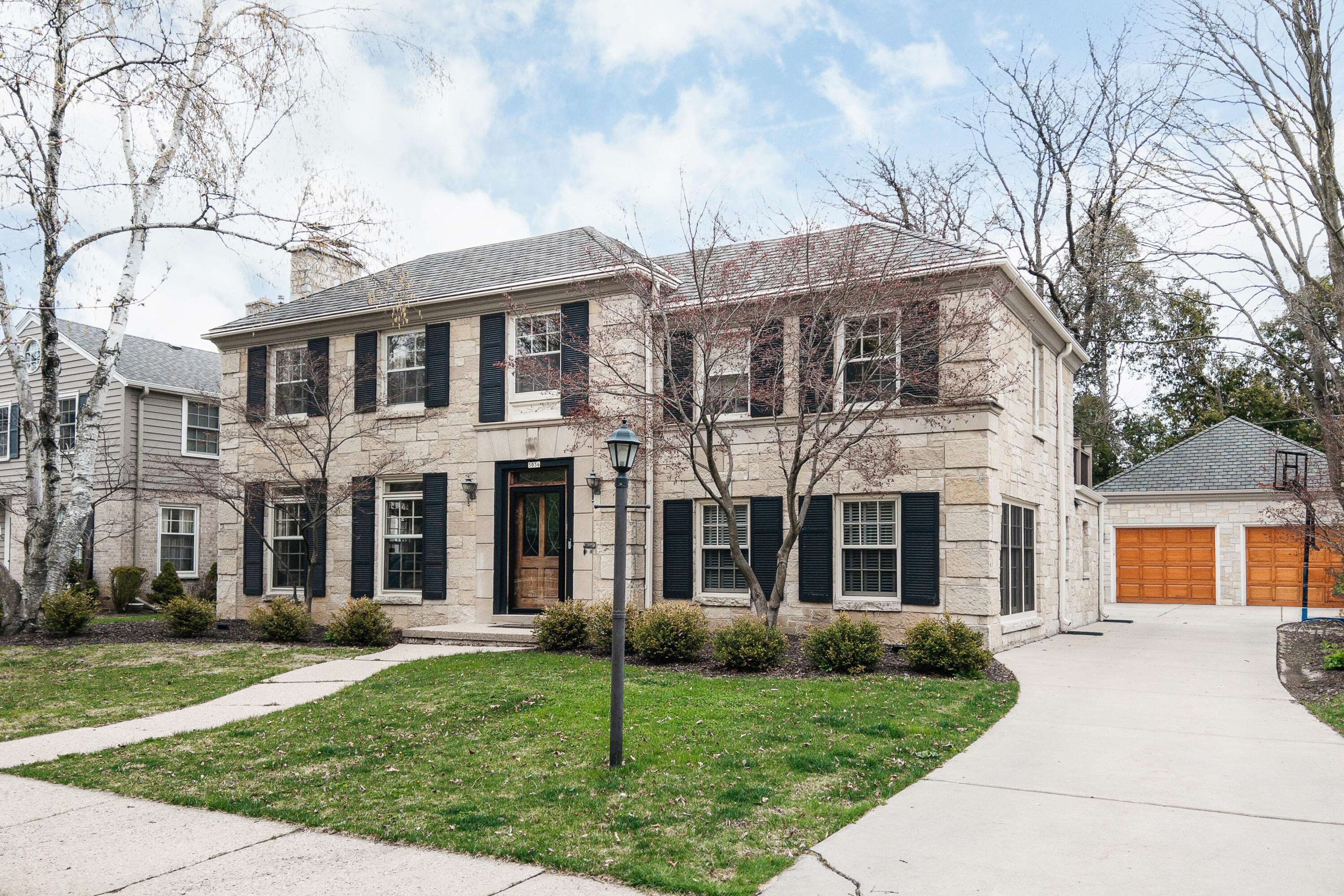 Whitefish Bay, WI 53217,5036 N Lake Dr