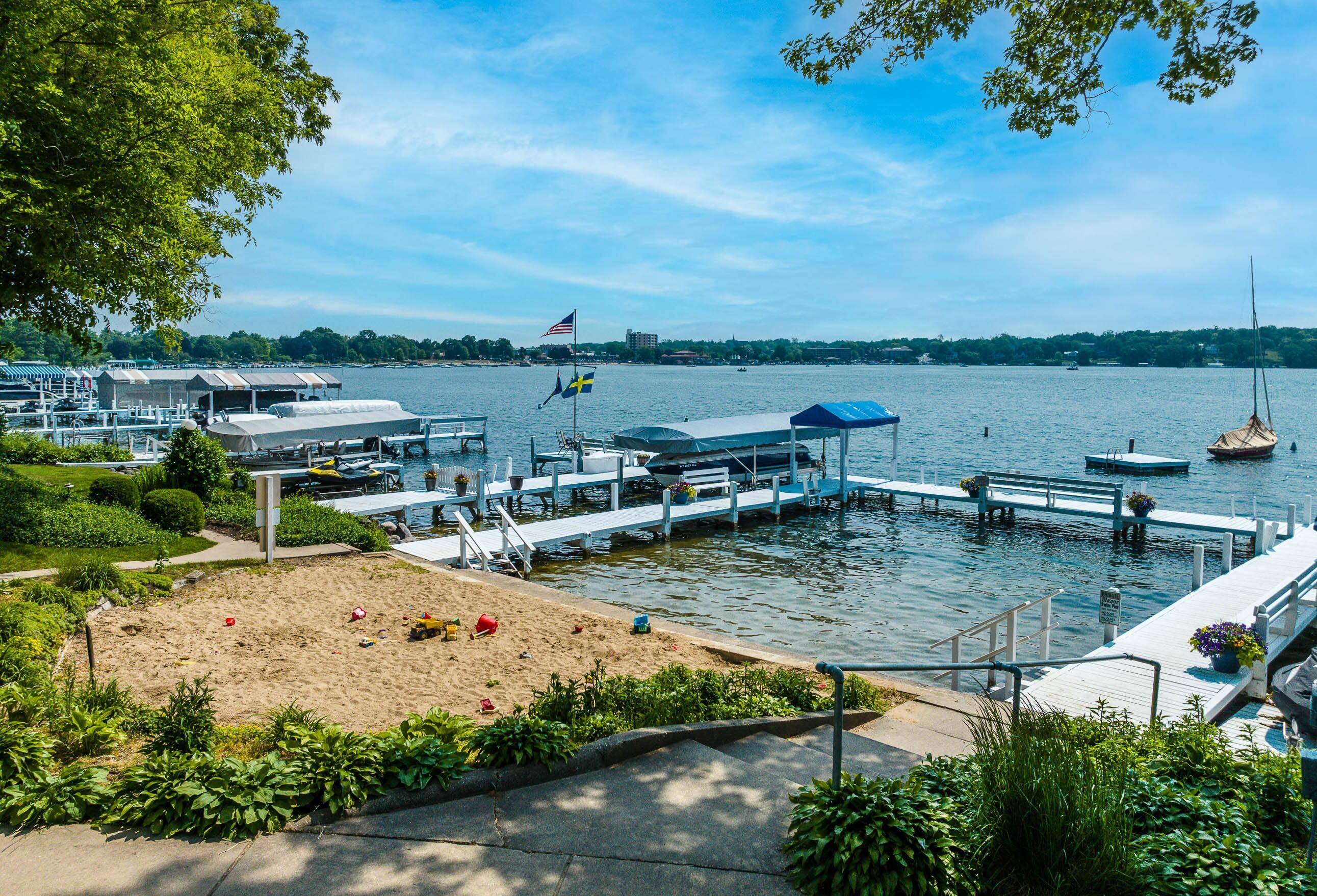 Lake Geneva, WI 53147,1553 Orchard Ln