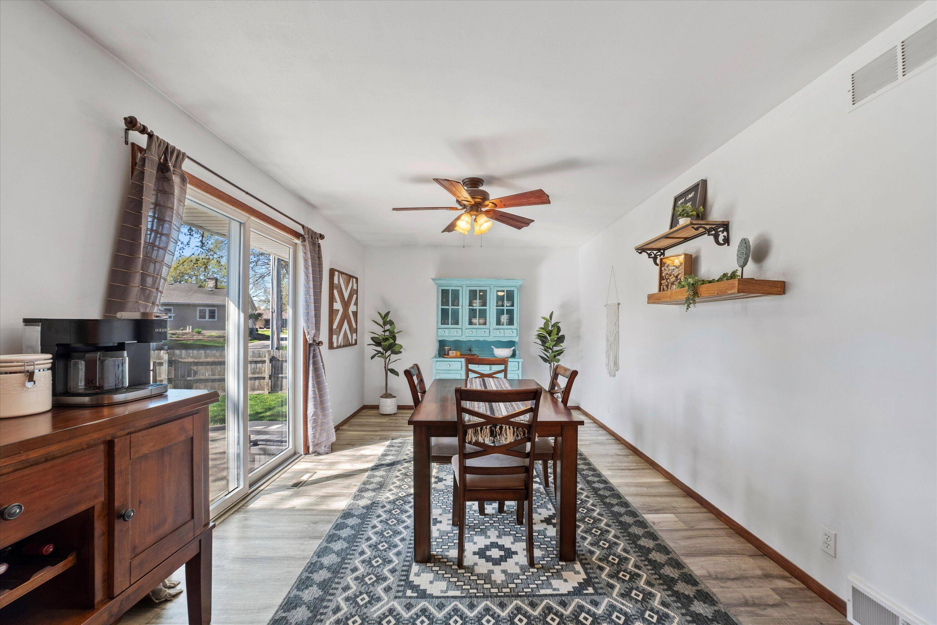 Hartland, WI 53029,460 Hill N Dale Cir